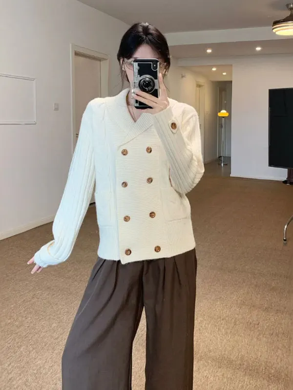 Korean Lazy Sle Super Beautiful V-ne Double Button Sweater Coat Women's Loose Twist Knitted Open Cardigan Autumn Season
Korean Lazy Sle Super Beautiful V-ne Double Button Sweater Coat Women's Loose Twist Knitted Open Cardigan Autumn Season