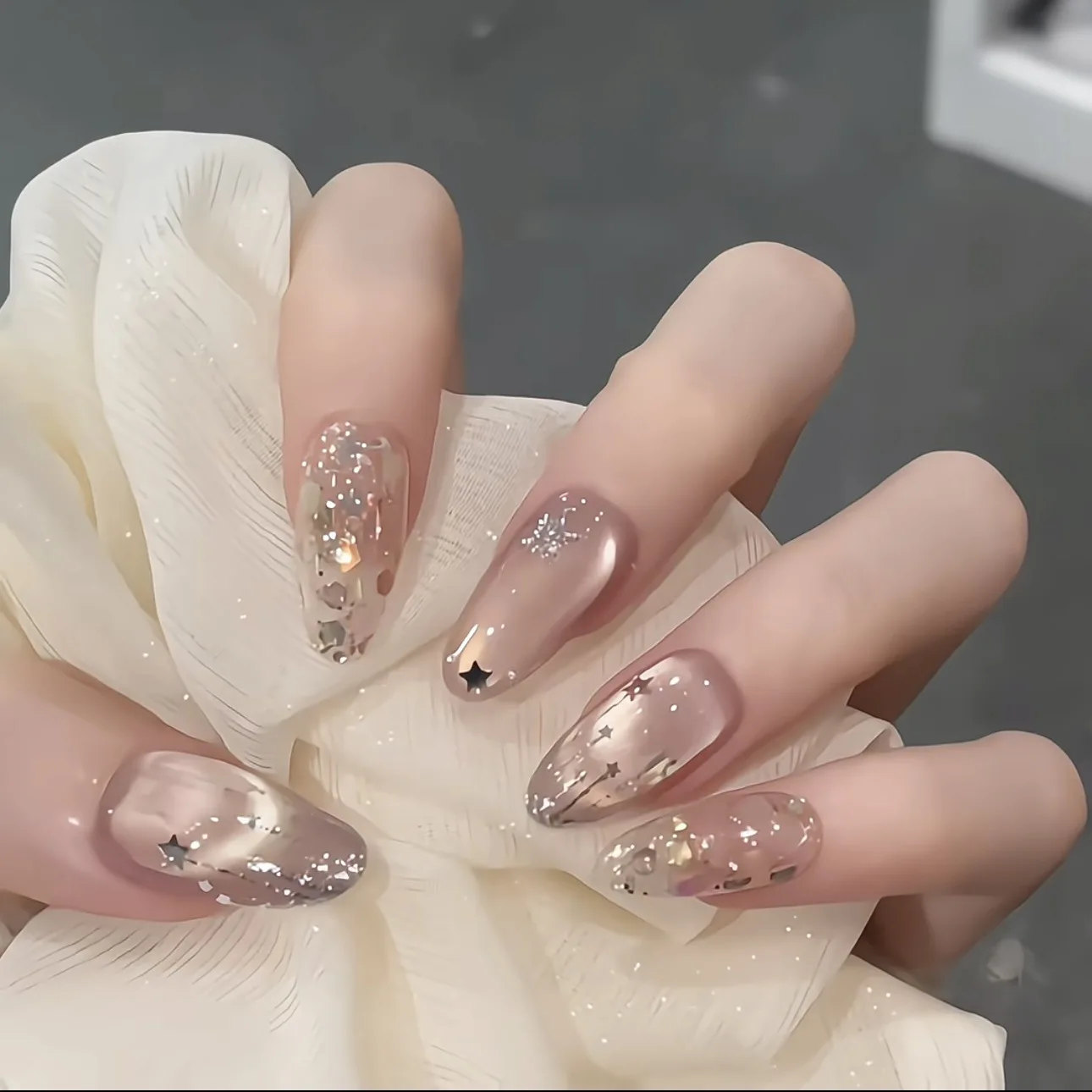 10 шт., носимые розовые накладные ногти ручной работы, летний цветочный дизайн, овальные накладные ногти средней длины, кошачий глаз, французский накладный дизайн ногтей
10 шт., носимые розовые накладные ногти ручной работы, летний цветочный дизайн, овальные накладные ногти средней длины, кошачий глаз, французский накладный дизайн ногтей