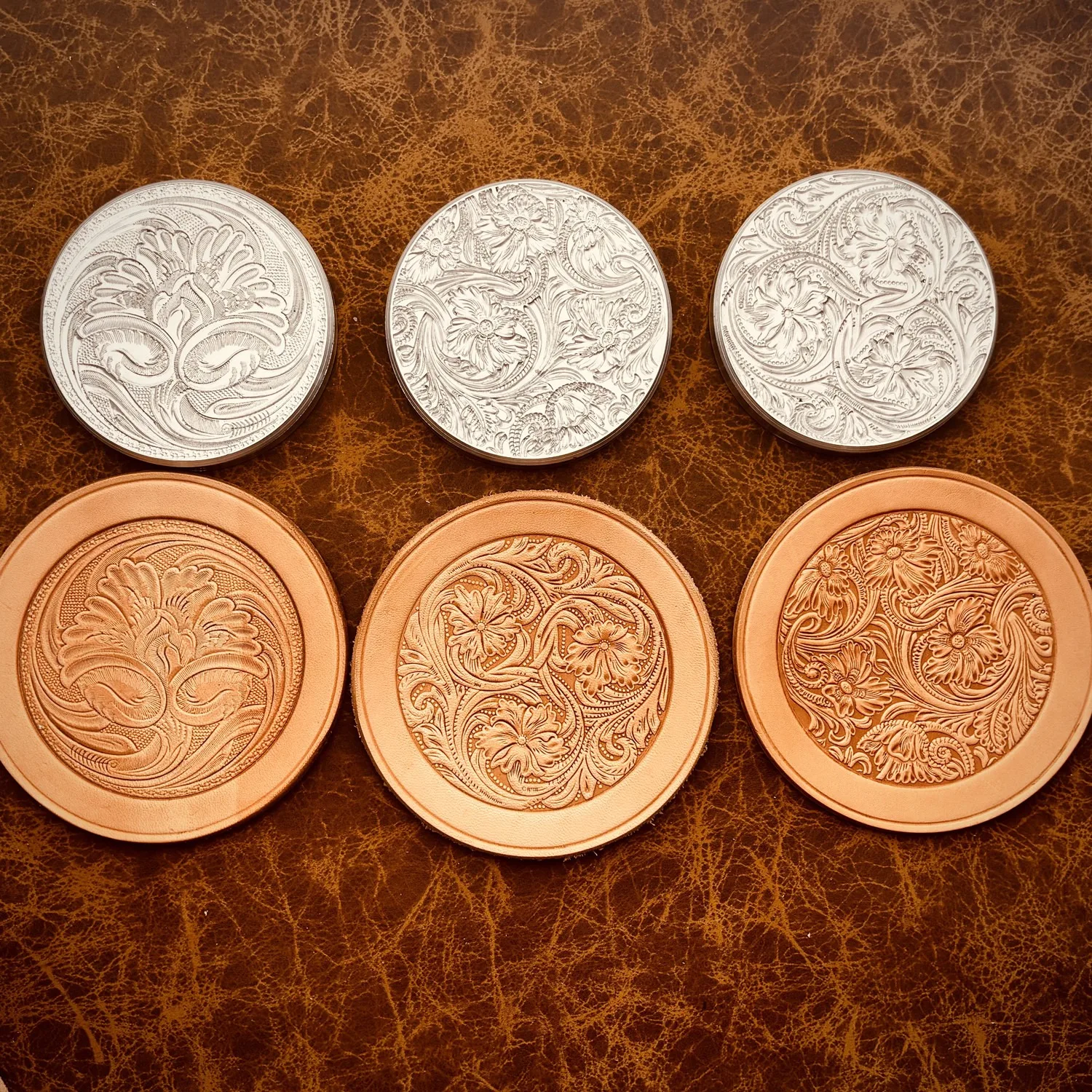 70mm Flower Design 3D Leather Stamp Leathercraft Embossing Shaping Mold Carving Pressing Stamper Cold Press Hot Heating Molds
70mm Flower Design 3D Leather Stamp Leathercraft Embossing Shaping Mold Carving Pressing Stamper Cold Press Hot Heating Molds
