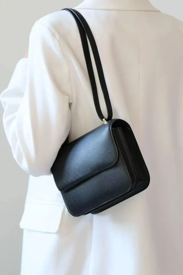 2025 Luxury brand 100% Leather Shoulder Bag Women's Underarm Diagonal Saddle Bag Classic clamshell women's handbag
2025 Luxury brand 100% Leather Shoulder Bag Women's Underarm Diagonal Saddle Bag Classic clamshell women's handbag
