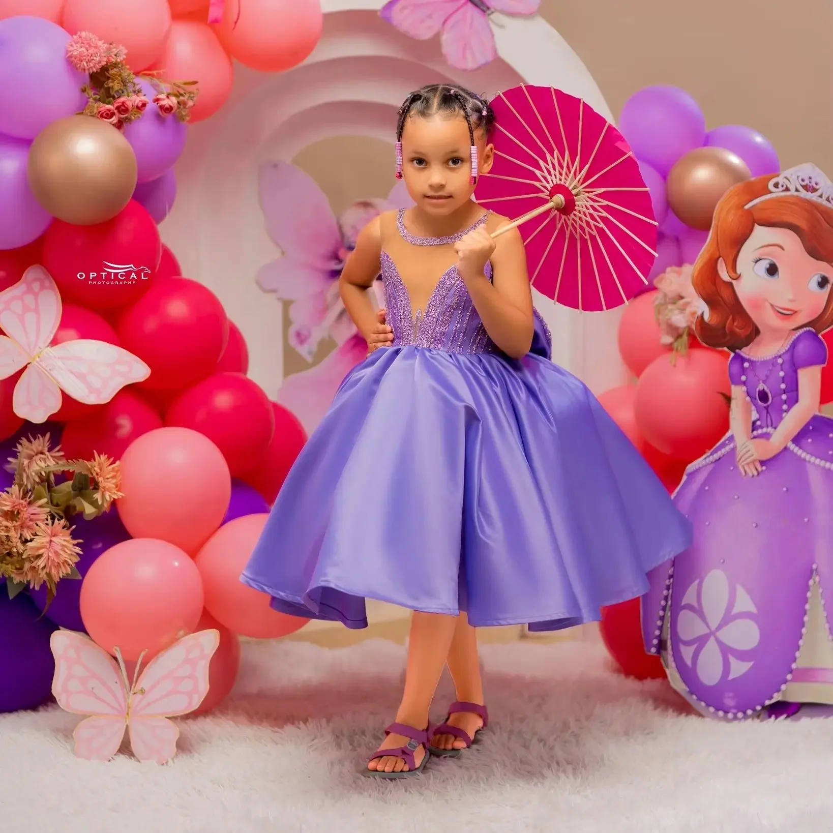 Customized Elegant Lavender Flower Girl Dress For Wedding Satin Knee Length Shiny Appliques Kids First Communion Banquet Gown
Customized Elegant Lavender Flower Girl Dress For Wedding Satin Knee Length Shiny Appliques Kids First Communion Banquet Gown