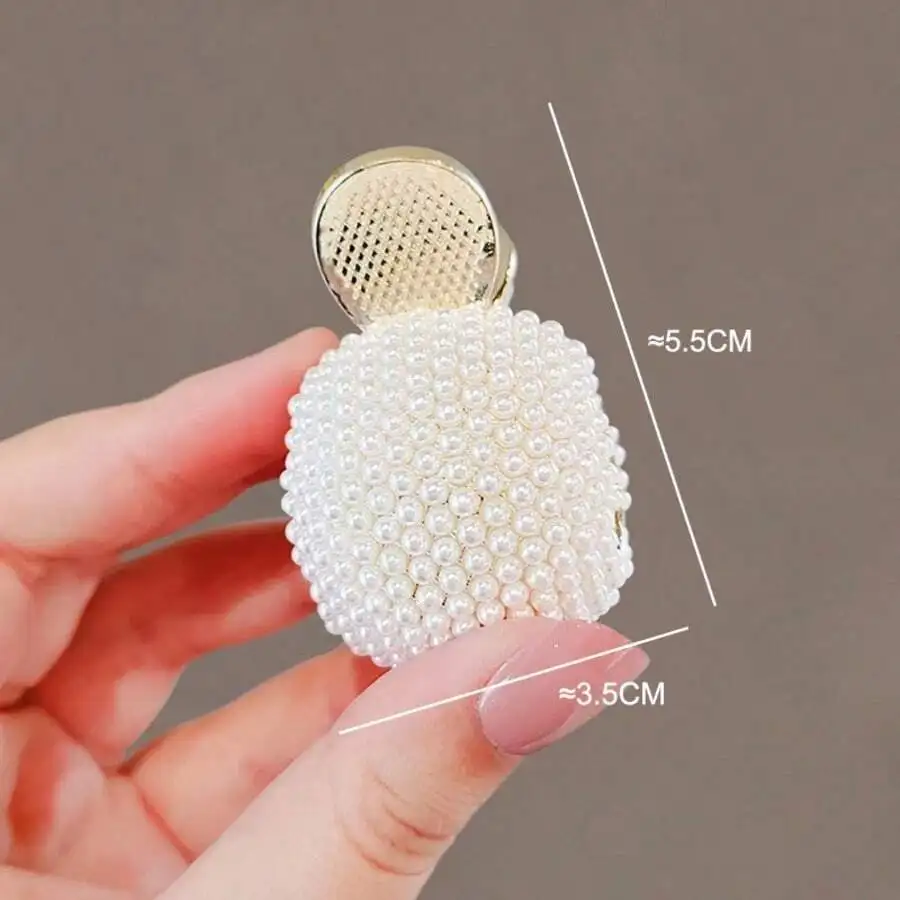 Elegant Pearl Beaded Hair Claw Clip For Women Stylish Hair Accessory
Elegant Pearl Beaded Hair Claw Clip For Women Stylish Hair Accessory