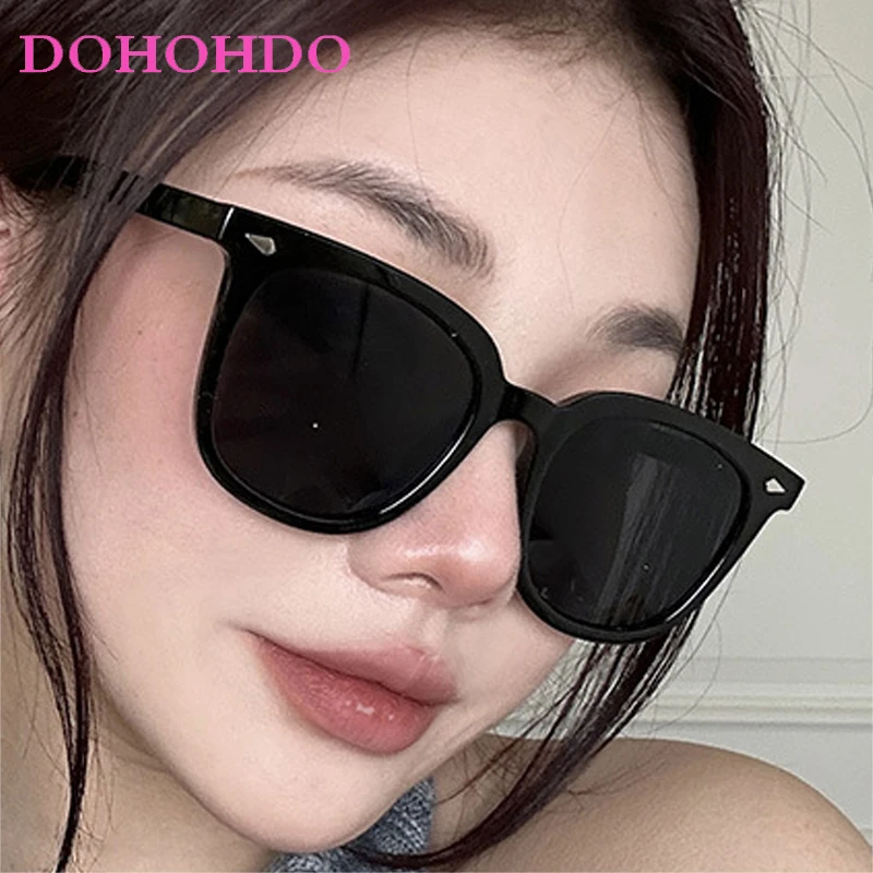 Luxury Designer Big Frame Oval Rivet Sunglasses Women And Men Fashion Vintage Sun Glasses Female Summer Traveling Shades UV400
Luxury Designer Big Frame Oval Rivet Sunglasses Women And Men Fashion Vintage Sun Glasses Female Summer Traveling Shades UV400