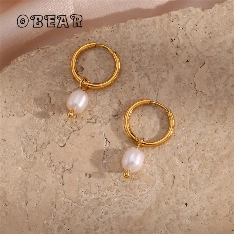 Fashion Simple Light Luxurious Freshwater Pearl Hoop Earrings for Women Stainless Steel 18k Gold Plated Jewelry Wholesale
Fashion Simple Light Luxurious Freshwater Pearl Hoop Earrings for Women Stainless Steel 18k Gold Plated Jewelry Wholesale