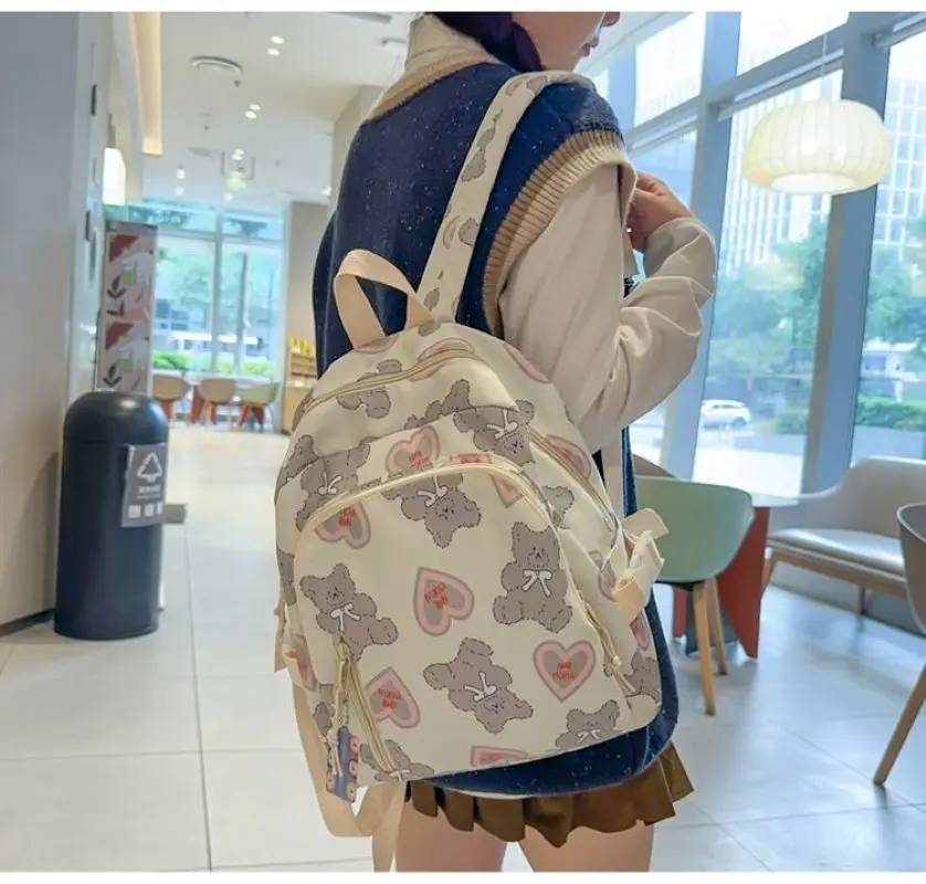 Новый повседневный рюкзак с медведем в стиле Харадзюку, милые школьные ранцы с героями мультфильмов для девочек, школьная сумка для младших классов, старших классов и студентов колледжа
Новый повседневный рюкзак с медведем в стиле Харадзюку, милые школьные ранцы с героями мультфильмов для девочек, школьная сумка для младших классов, старших классов и студентов колледжа