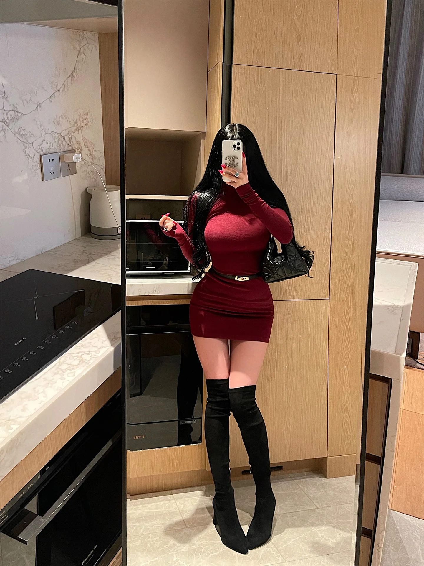 Сексуальное утепленное платье-футляр с длинным рукавом и высоким воротником для женщин, повседневная модная одежда, зимняя коллекция, китайский стиль
Сексуальное утепленное платье-футляр с длинным рукавом и высоким воротником для женщин, повседневная модная одежда, зимняя коллекция, китайский стиль