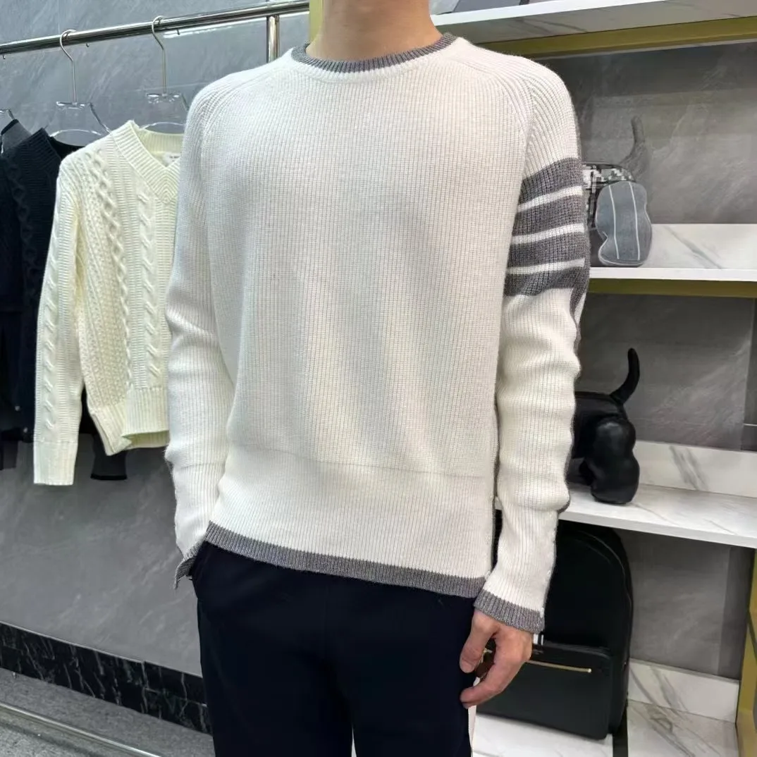 Осенне-зимний шерстяной свитер с круглым вырезом, повседневный полосатый вязаный топ, облегающий крой, для мужчин и женщин, базовый слой, модный, для пар
Осенне-зимний шерстяной свитер с круглым вырезом, повседневный полосатый вязаный топ, облегающий крой, для мужчин и женщин, базовый слой, модный, для пар