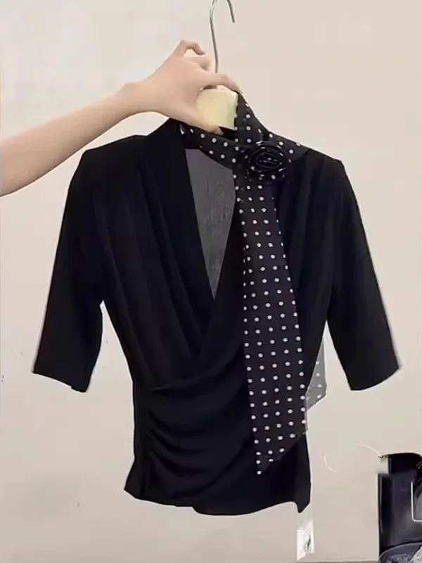 Slim Fit Short Sleeve V-Neck Black Top Waist-Cinching Commute Ready Summer Fashionable Versatile Women's T-Shirt Korean Style
Slim Fit Short Sleeve V-Neck Black Top Waist-Cinching Commute Ready Summer Fashionable Versatile Women's T-Shirt Korean Style