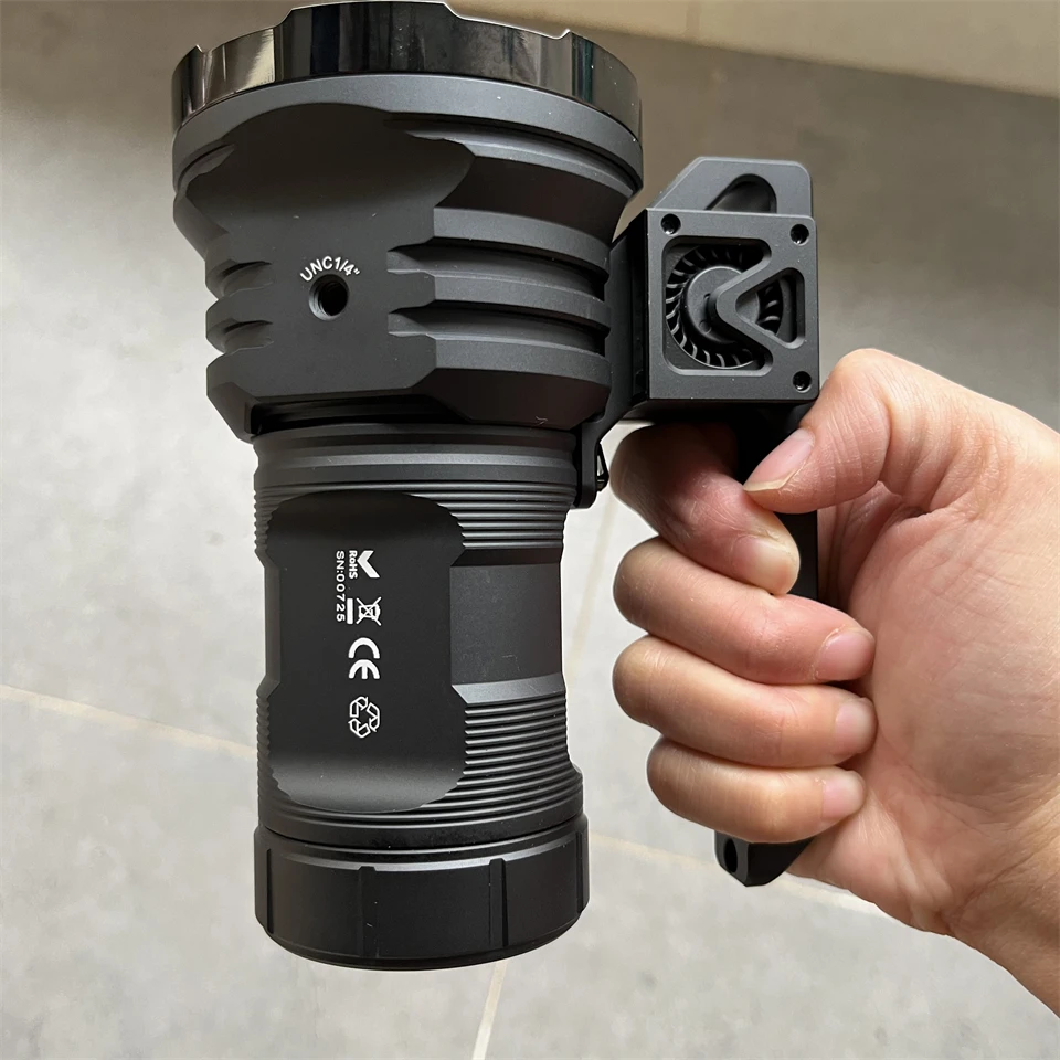 Manker MK38 SFT40 Светодиодный фонарик высокой мощности, ручной 21700, уличный поисковый фонарь с батарейным питанием и охлаждающими вентиляторами, рамка SS Strike
Manker MK38 SFT40 Светодиодный фонарик высокой мощности, ручной 21700, уличный поисковый фонарь с батарейным питанием и охлаждающими вентиляторами, рамка SS Strike