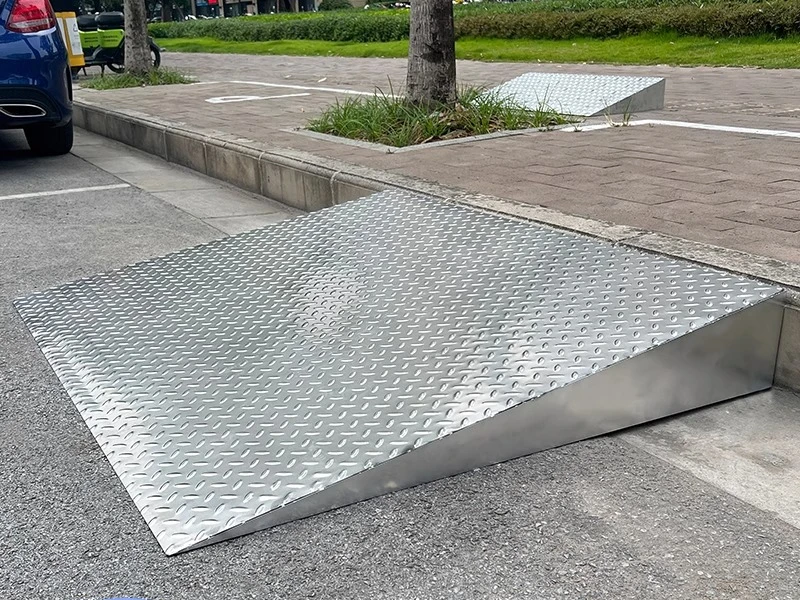 Stainless steel ramp step threshold barrier-free roadside ramp stairs wheelchair car electric vehicle raised anti-skid frame
Stainless steel ramp step threshold barrier-free roadside ramp stairs wheelchair car electric vehicle raised anti-skid frame