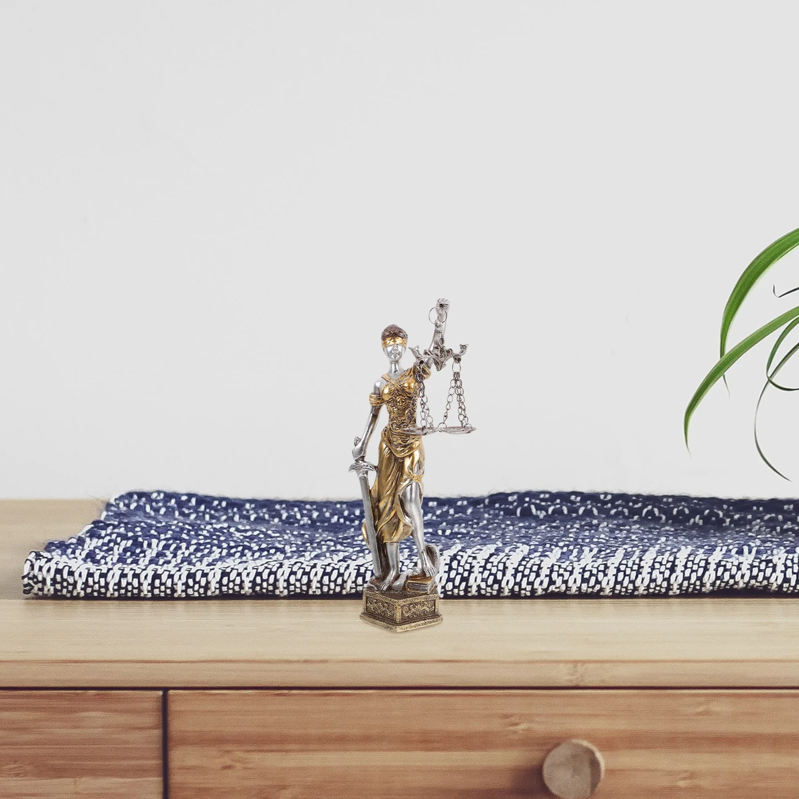 Resin Statue Greek Goddess Sculpture Law Office Decor Balance Scale Justice Symbol Vintage Lawyer Desk Ornament
Resin Statue Greek Goddess Sculpture Law Office Decor Balance Scale Justice Symbol Vintage Lawyer Desk Ornament