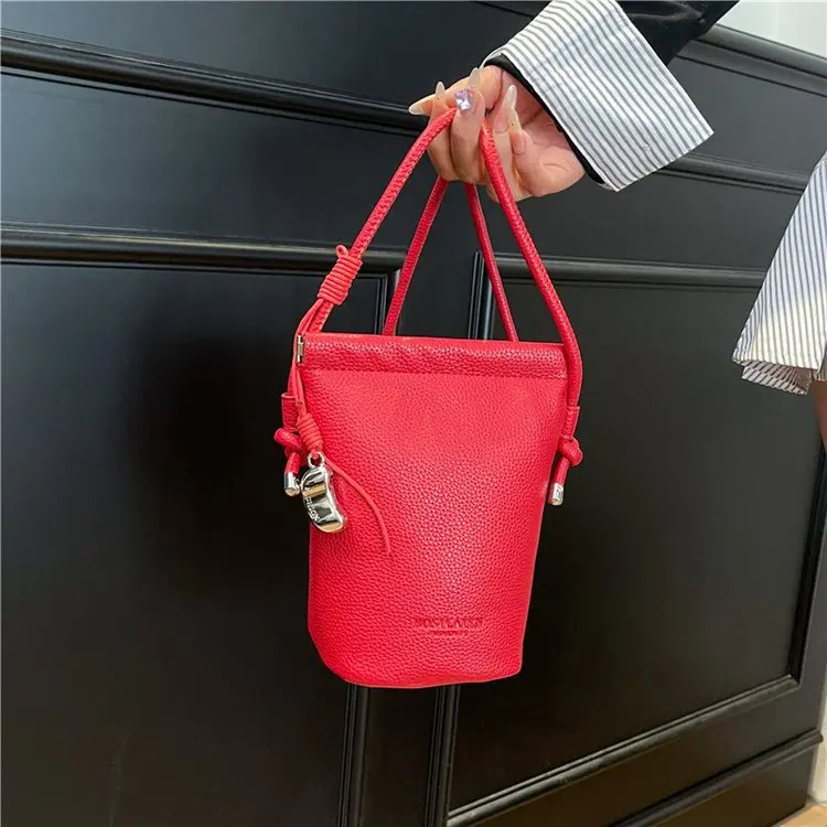 Женская сумка через плечо для ежедневных поездок, винтажная, в форме седла, из денима и кожи, с застежкой на пряжку, универсальная сумка на плечо
Женская сумка через плечо для ежедневных поездок, винтажная, в форме седла, из денима и кожи, с застежкой на пряжку, универсальная сумка на плечо