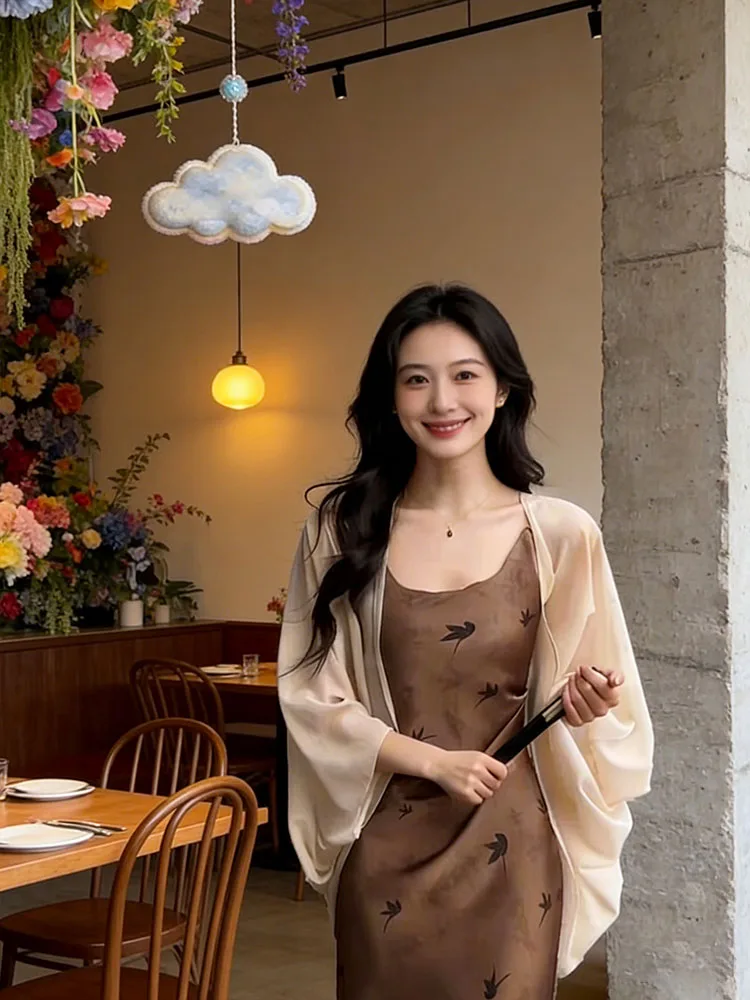 New Chinese Zen Style Satin Embroidered Strap Dress Slimming Open Cardigan Set Summer Fashionable Women's Two-Piece Suit
New Chinese Zen Style Satin Embroidered Strap Dress Slimming Open Cardigan Set Summer Fashionable Women's Two-Piece Suit
