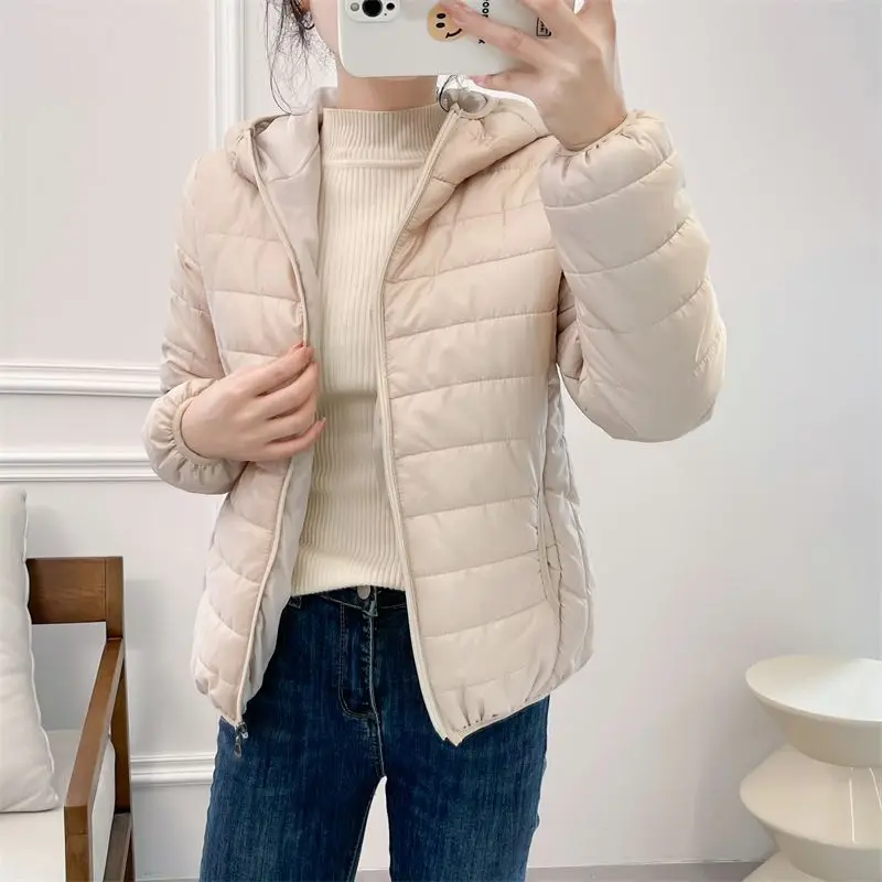 Minimalist Light Weight Women Down Cotton Jackets 2025 New Winter Korean Style Hooded Quilted Parkas Female Windbreaker Outwear
Minimalist Light Weight Women Down Cotton Jackets 2025 New Winter Korean Style Hooded Quilted Parkas Female Windbreaker Outwear