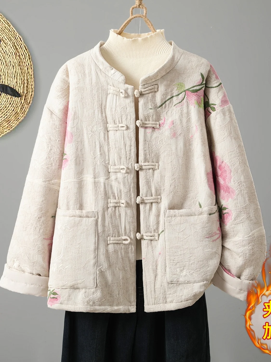 New Chinese Style Embroidered Cotton Jacket Women's Winter Improved Tang Costume Buttoned Linen Cotton Short Outerwear
New Chinese Style Embroidered Cotton Jacket Women's Winter Improved Tang Costume Buttoned Linen Cotton Short Outerwear