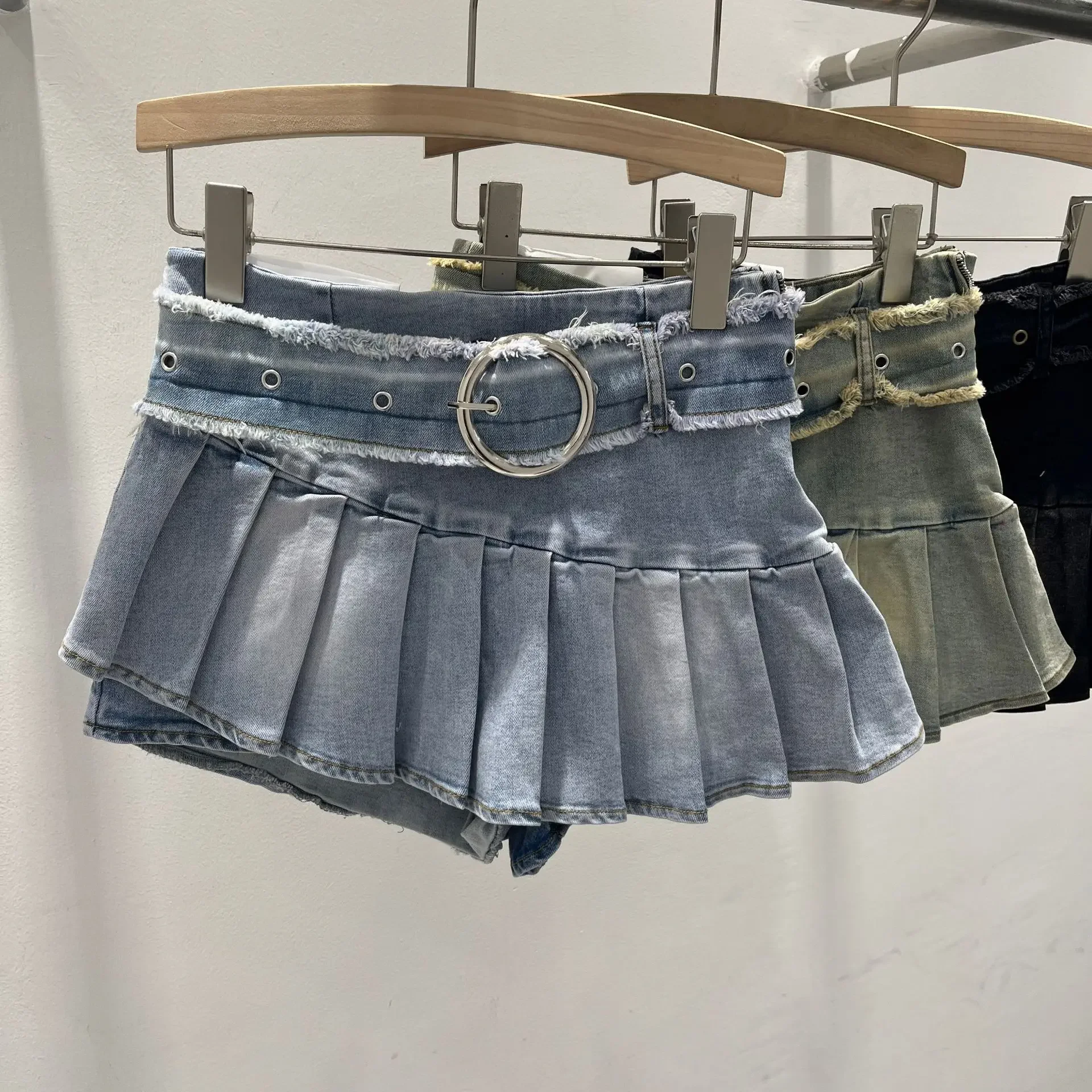 Горячая винтажная плиссированная джинсовая мини-юбка с высокой талией для девочек, женские летние плиссированные юбки с неровным подолом Y2K, эстетические гранж-юбки для танцев Kpop
Горячая винтажная плиссированная джинсовая мини-юбка с высокой талией для девочек, женские летние плиссированные юбки с неровным подолом Y2K, эстетические гранж-юбки для танцев Kpop