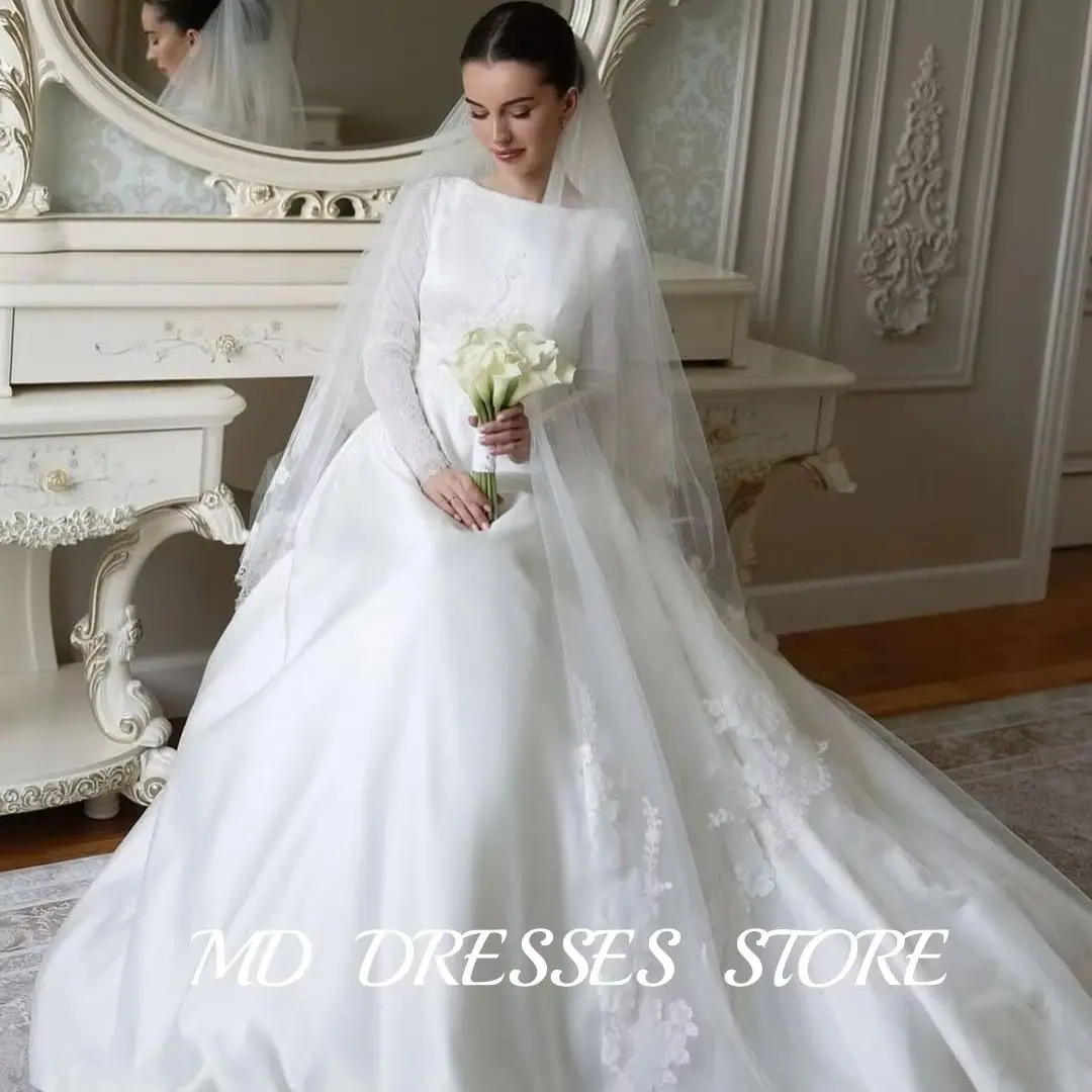 MD Modern White A-line Wedding Dress Satin O Neck Full Sleeves Floor-Length Applique Bride Gown vestidos de fiesta Customized
MD Modern White A-line Wedding Dress Satin O Neck Full Sleeves Floor-Length Applique Bride Gown vestidos de fiesta Customized