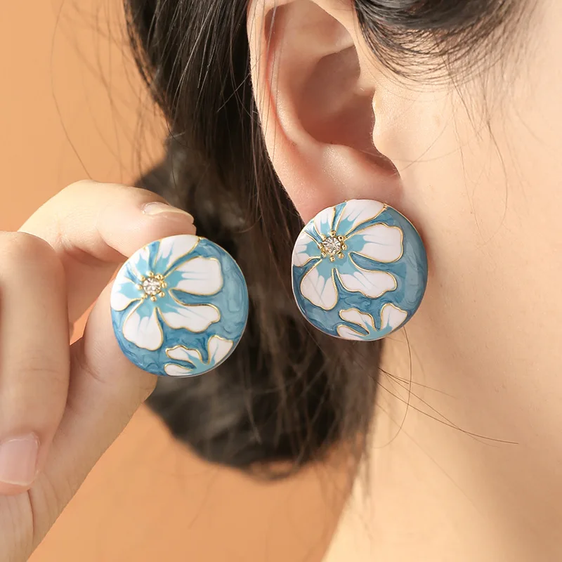 Vintage Artistic Light Luxury Enamel Designed Stud Earrings, French Retro Fresh-Style Earrings
Vintage Artistic Light Luxury Enamel Designed Stud Earrings, French Retro Fresh-Style Earrings