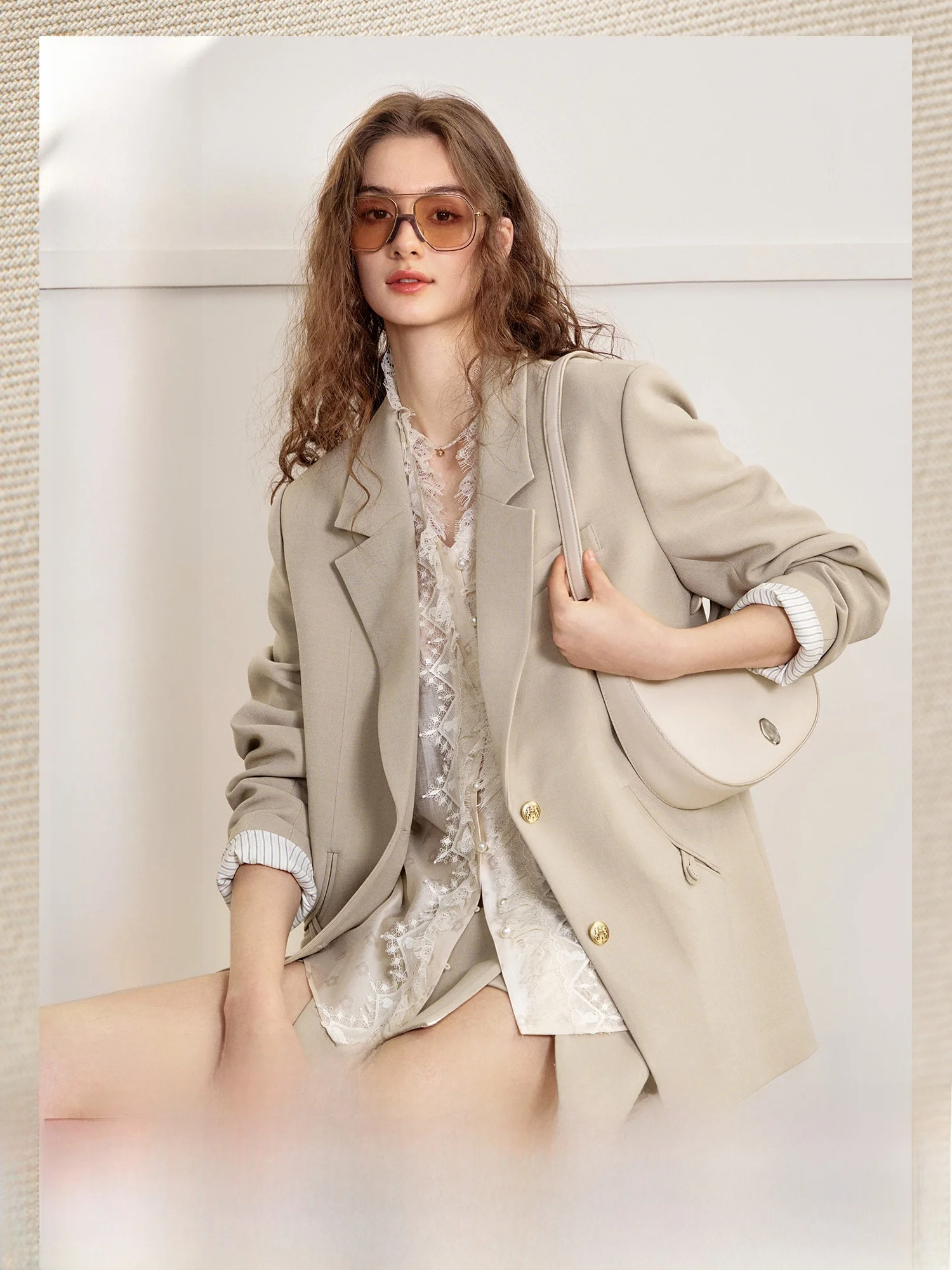 Naguagu женский модный комплект осень-зима длинные све пуговицы Ele Sle полиэфирное волокно свободные широкие брюки юбка
Naguagu женский модный комплект осень-зима длинные све пуговицы Ele Sle полиэфирное волокно свободные широкие брюки юбка