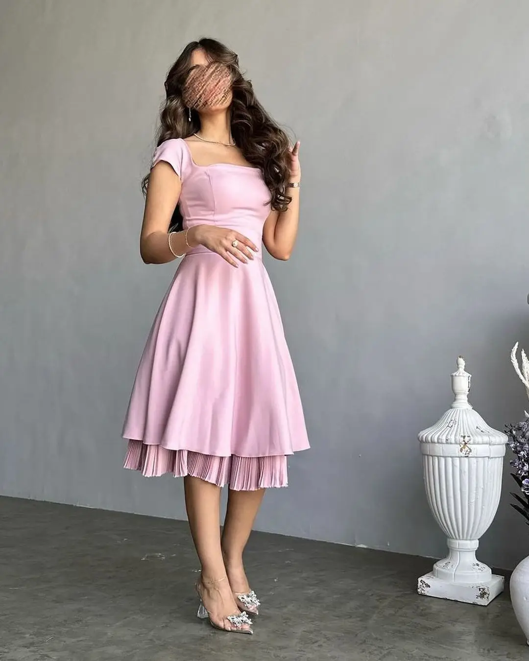 Customized Sleeveless Prom Dresses Square Neck Pleated Knee Length Evening Dresses Party Dresses
Customized Sleeveless Prom Dresses Square Neck Pleated Knee Length Evening Dresses Party Dresses