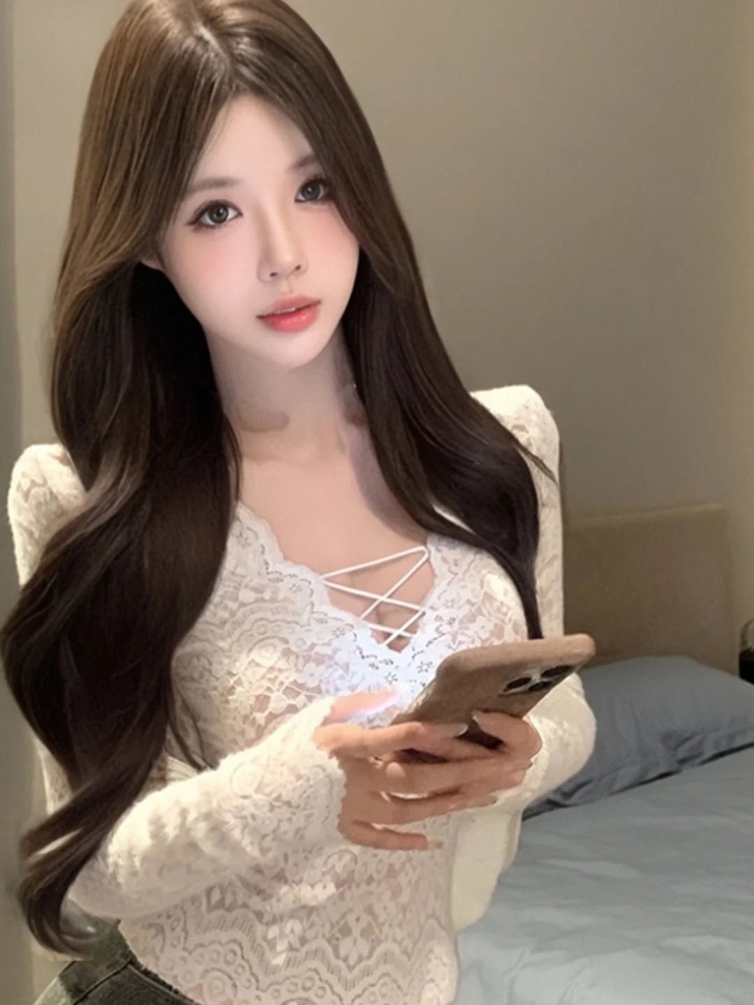 Sexy Cross V-neck Long Sleeve Lace T-shirt Women's Slim Fit Fashionable Inner Wear Pure Desire Thin Base Top for Autumn
Sexy Cross V-neck Long Sleeve Lace T-shirt Women's Slim Fit Fashionable Inner Wear Pure Desire Thin Base Top for Autumn