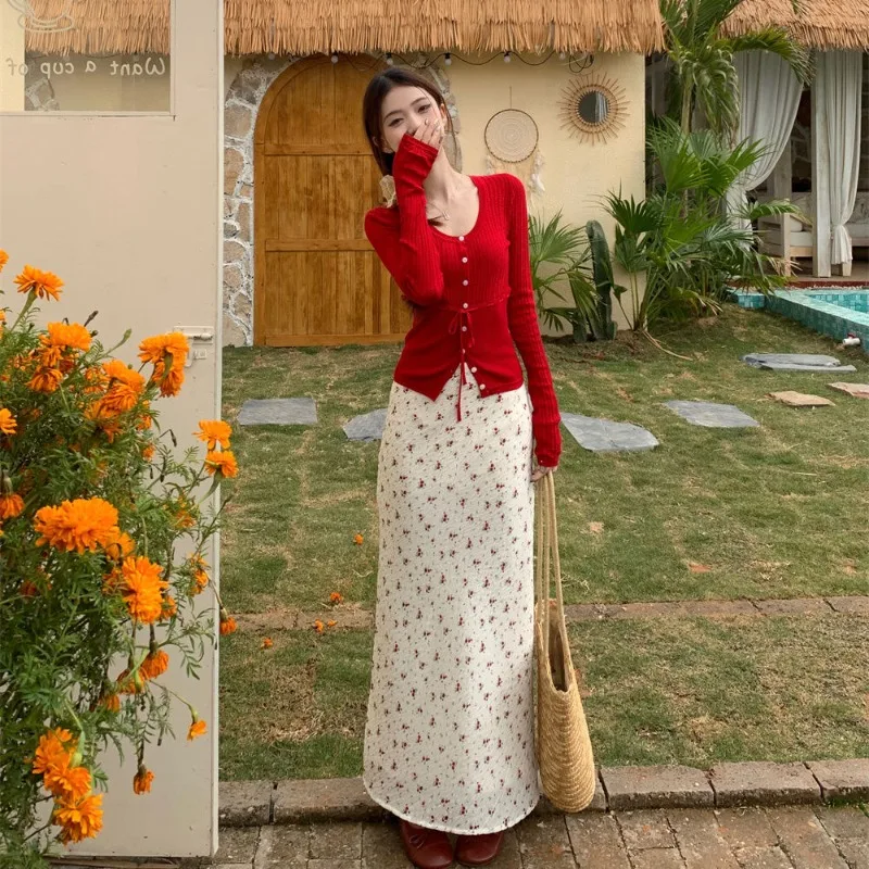 Girls' Sweet Skirt Suit Women Summer Red Strap Knitted Long Sleeve Top with Slim A-line Floral Long Skirt Fashion Two-piece Set
Girls' Sweet Skirt Suit Women Summer Red Strap Knitted Long Sleeve Top with Slim A-line Floral Long Skirt Fashion Two-piece Set