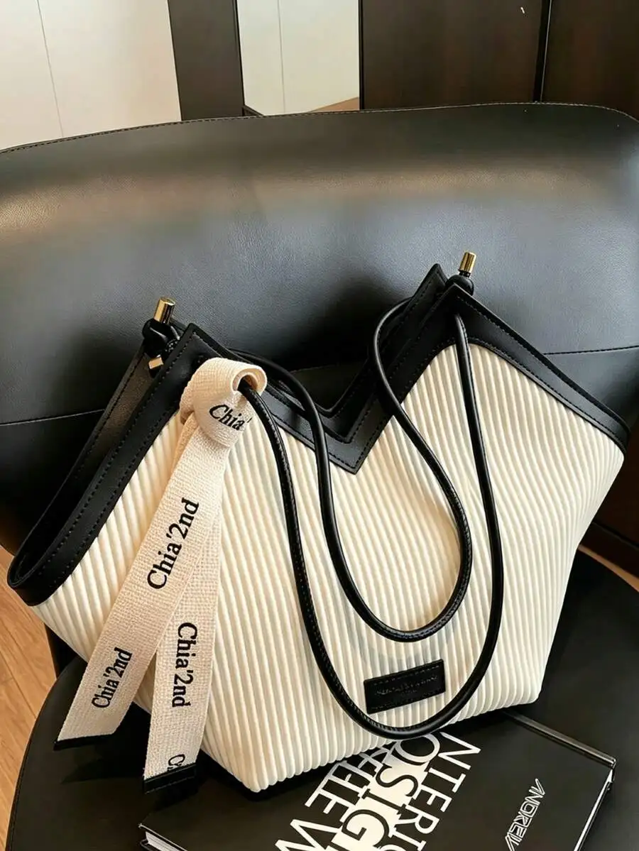 Colorblock Grooved Large Capacity Tote Bag, Dual Handle Scarf Pattern Green Shoulder Bag for Women Commute Travel Shopping
Colorblock Grooved Large Capacity Tote Bag, Dual Handle Scarf Pattern Green Shoulder Bag for Women Commute Travel Shopping