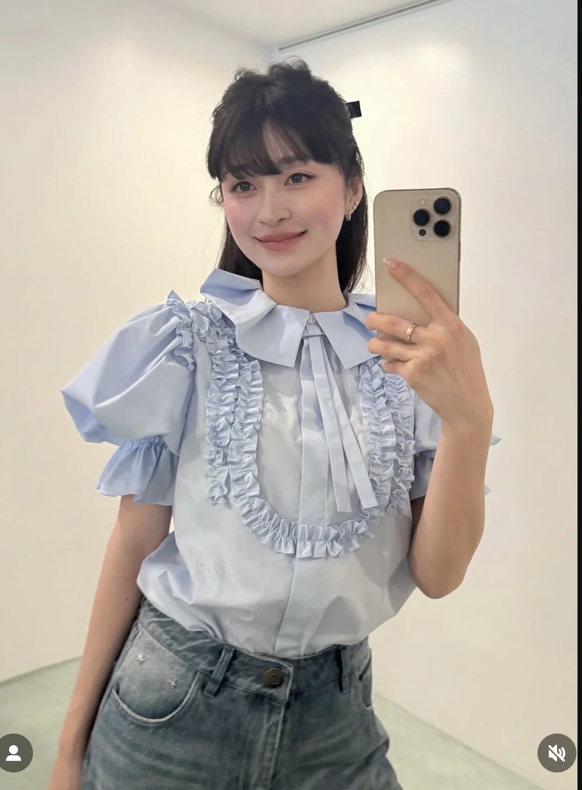 Blue Shirt Women's Summer New Style 2026 Bubble Sleeve Gathered Design Simple Commute Loose Fit Short Sleeve Moisture Wicking
Blue Shirt Women's Summer New Style 2026 Bubble Sleeve Gathered Design Simple Commute Loose Fit Short Sleeve Moisture Wicking
