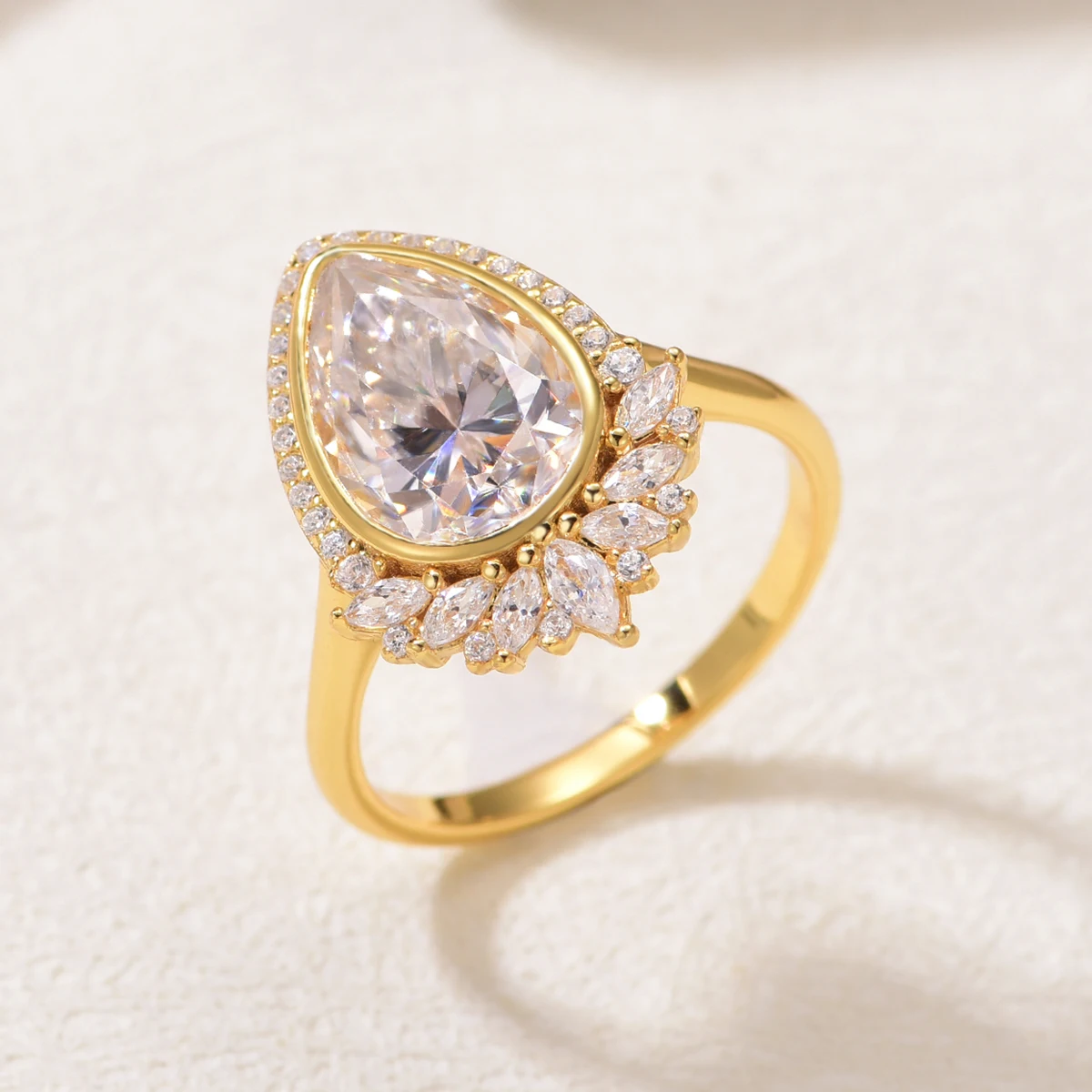 Water Drop Shape Moissanite Luxury Female Ring S925 Silver Plated 18K Gold Main Stone 4ct/8*12mm
Water Drop Shape Moissanite Luxury Female Ring S925 Silver Plated 18K Gold Main Stone 4ct/8*12mm