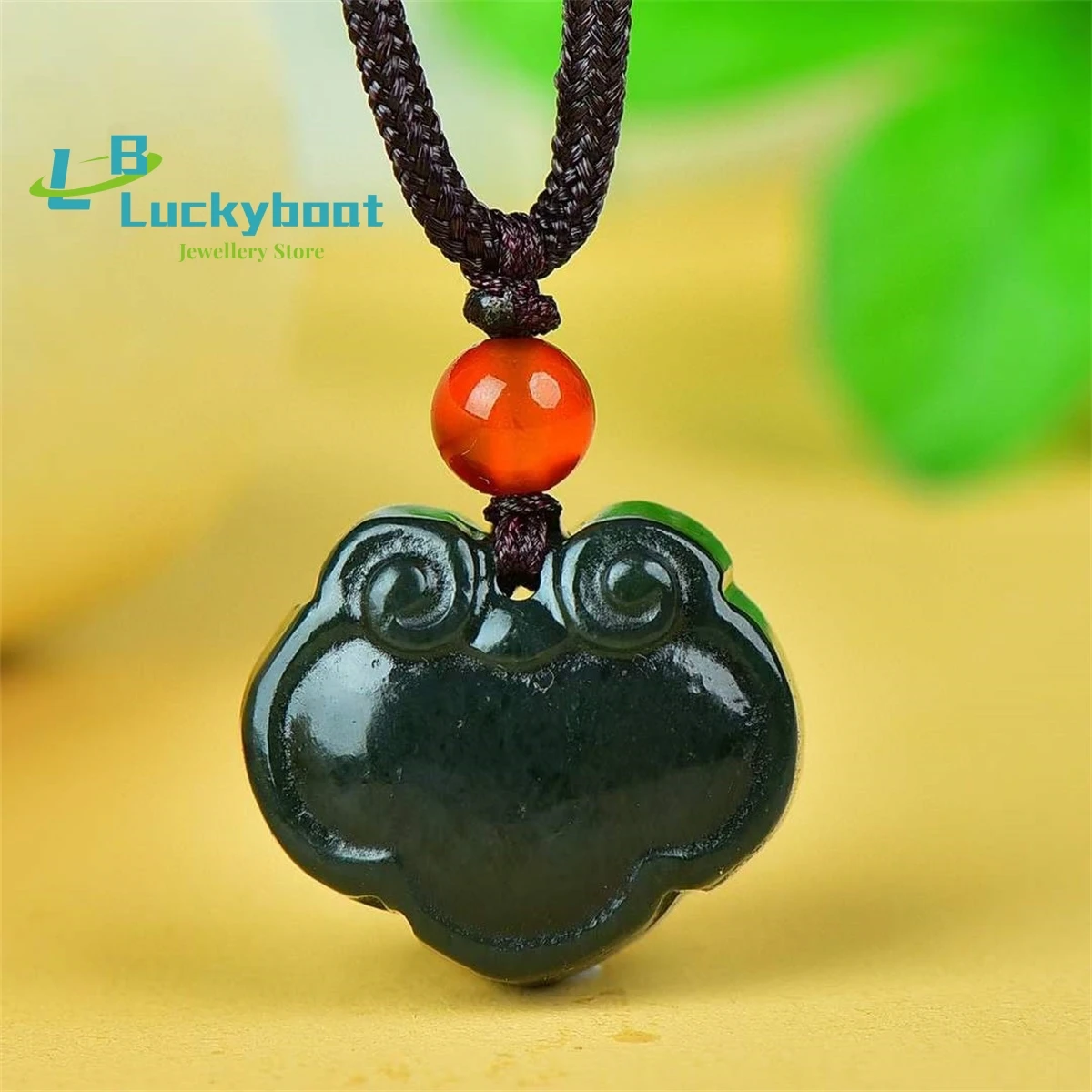 Natural Hetian Qingyu Ruyi Lock Pendant is Simple and Elegant Personalized Exquisite Fashionable and Versatile for Men and Women
Natural Hetian Qingyu Ruyi Lock Pendant is Simple and Elegant Personalized Exquisite Fashionable and Versatile for Men and Women