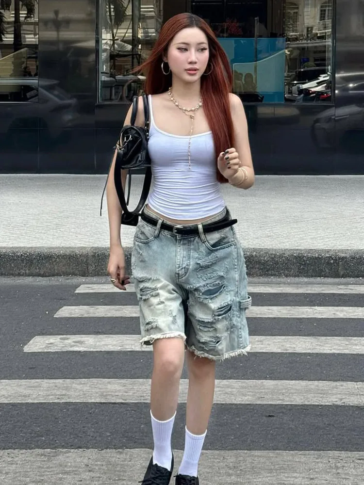 WEEKEEP Low Waist Distressed American Street Style Women's Jeans Loose Wide Leg Short Shorts Five Parts Summer Jeans
WEEKEEP Low Waist Distressed American Street Style Women's Jeans Loose Wide Leg Short Shorts Five Parts Summer Jeans