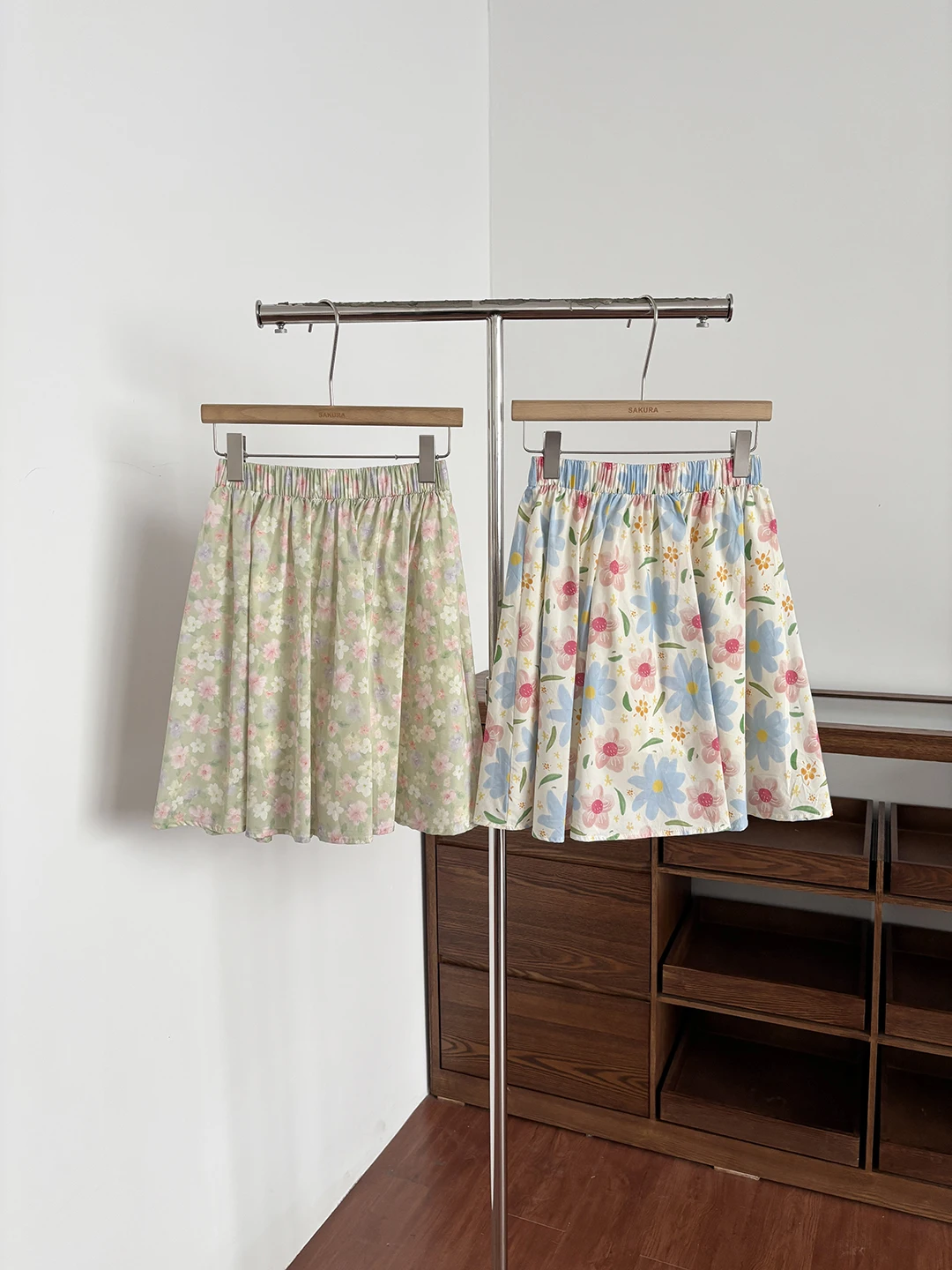 Korean Style Floral Print Midi Skirt Women's High Waist Elastic Waist Slimming A-Line Skirt Summer New Arrival Youthful
Korean Style Floral Print Midi Skirt Women's High Waist Elastic Waist Slimming A-Line Skirt Summer New Arrival Youthful