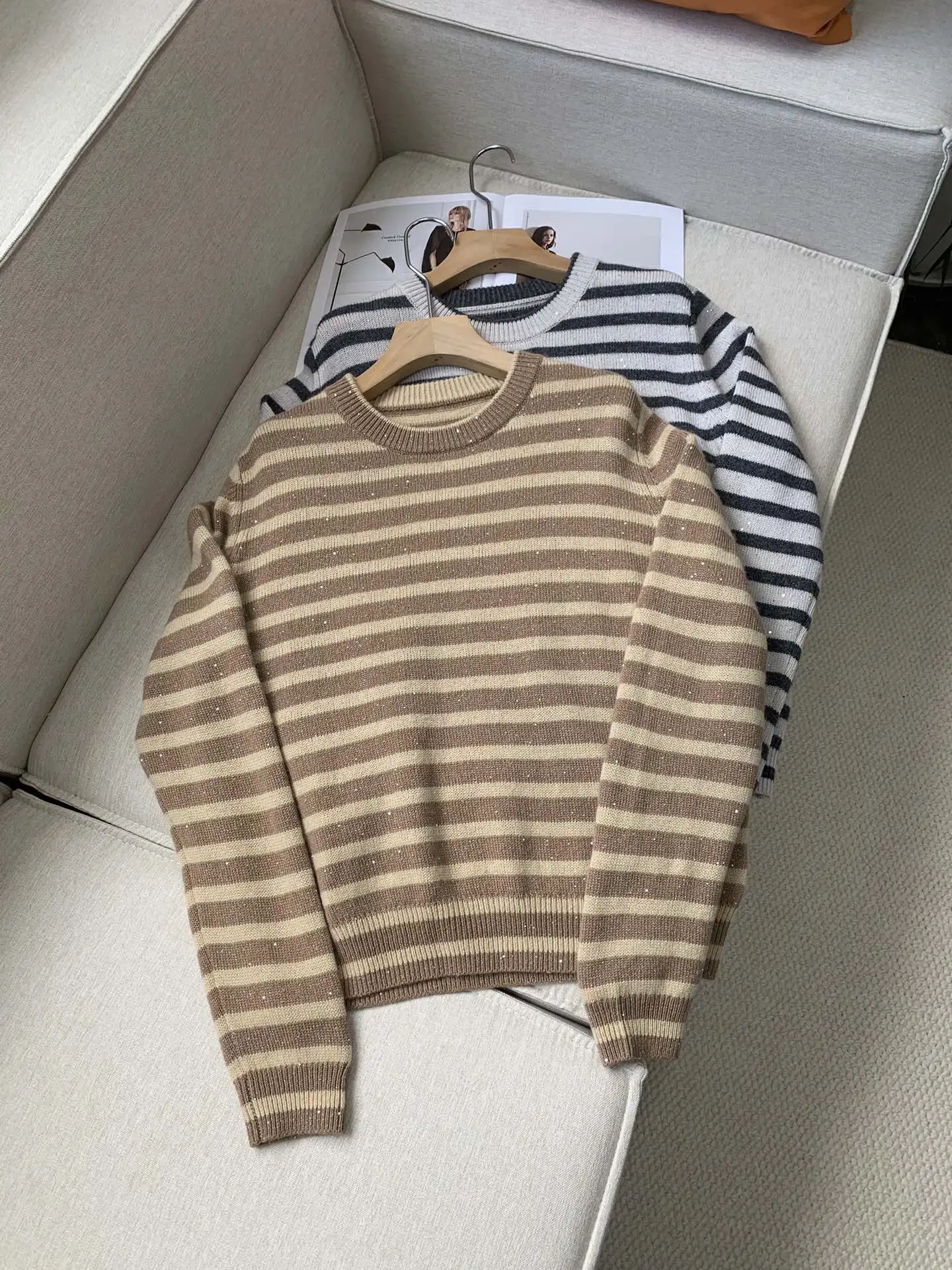 Sweater for Women 2024 New Autumn Winter Sequin Design Striped Round-neck Casual All-match Long Sleeve Pullover
Sweater for Women 2024 New Autumn Winter Sequin Design Striped Round-neck Casual All-match Long Sleeve Pullover