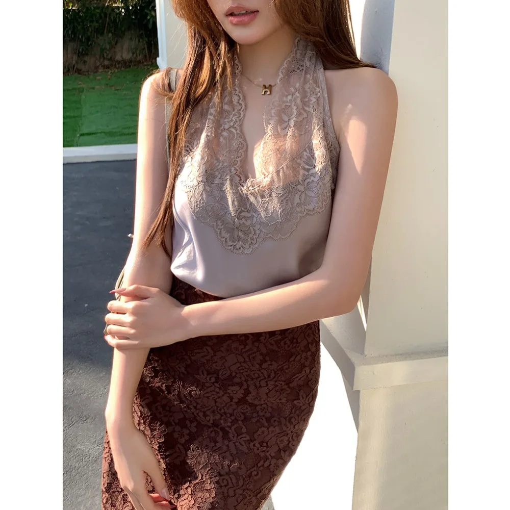 2025 Spring Summer New Lace Splicing Halter Neck Vest Suspender Women's Sexy Tops Party Club
2025 Spring Summer New Lace Splicing Halter Neck Vest Suspender Women's Sexy Tops Party Club