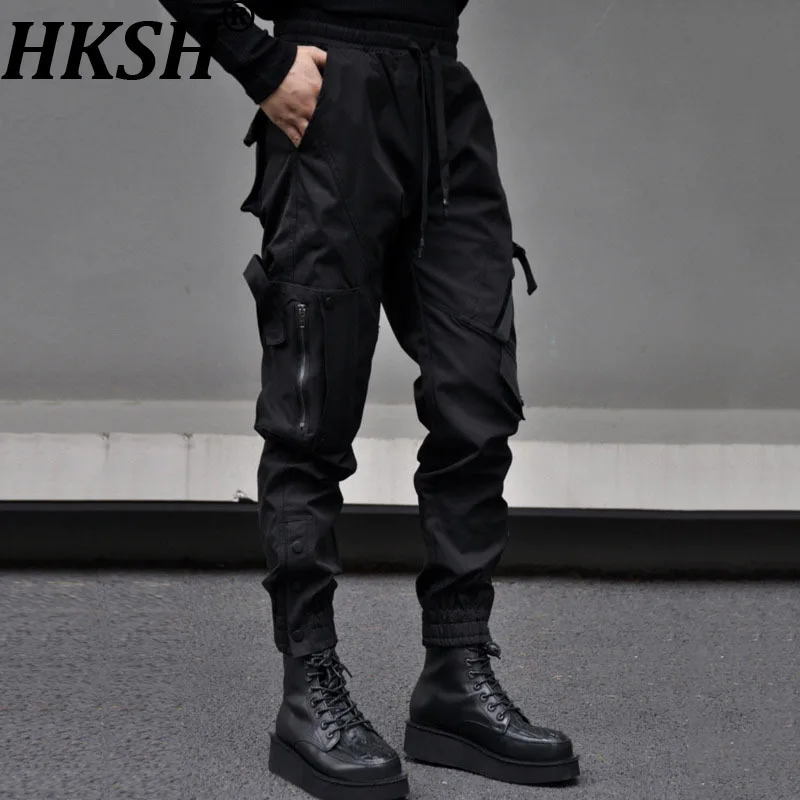 HKSH Spring Summer New Men Tide Darkwear Casual Streetwear Zipper Pockets Functional Jogger Trendy Cargo Pants Button Ins HK7373
HKSH Spring Summer New Men Tide Darkwear Casual Streetwear Zipper Pockets Functional Jogger Trendy Cargo Pants Button Ins HK7373