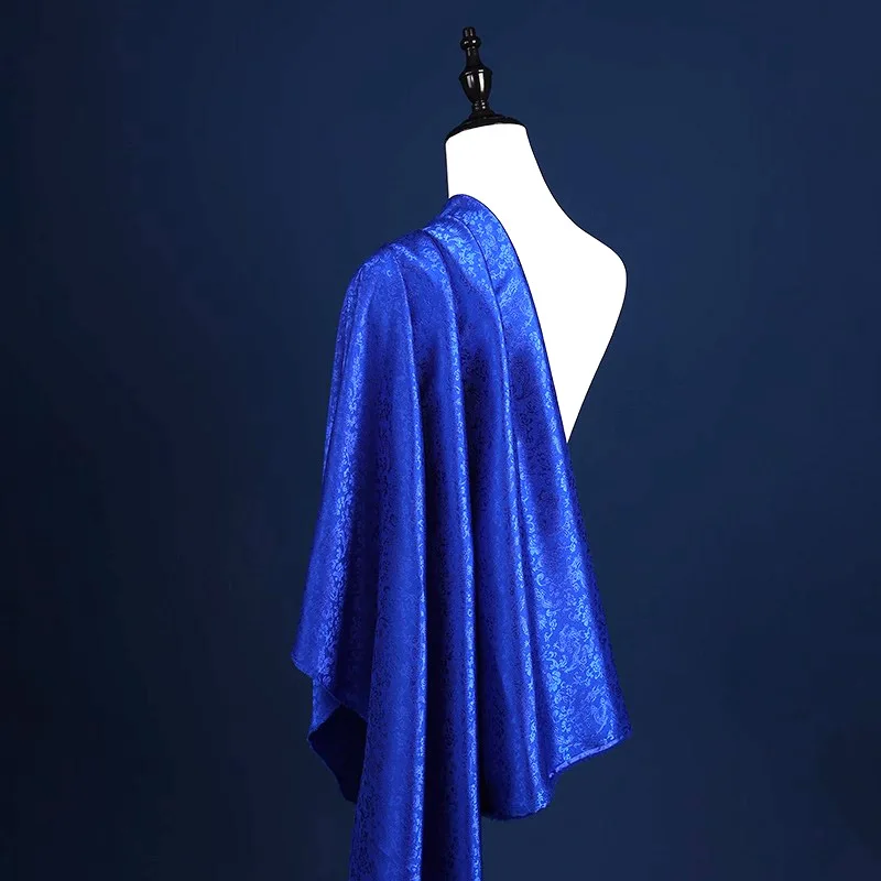 Dragon Pattern Jacquard Satin Fabric Luxurious Woven Silk Texture Designer Gown Material Elegant Dragon Motif High-End Silky
Dragon Pattern Jacquard Satin Fabric Luxurious Woven Silk Texture Designer Gown Material Elegant Dragon Motif High-End Silky