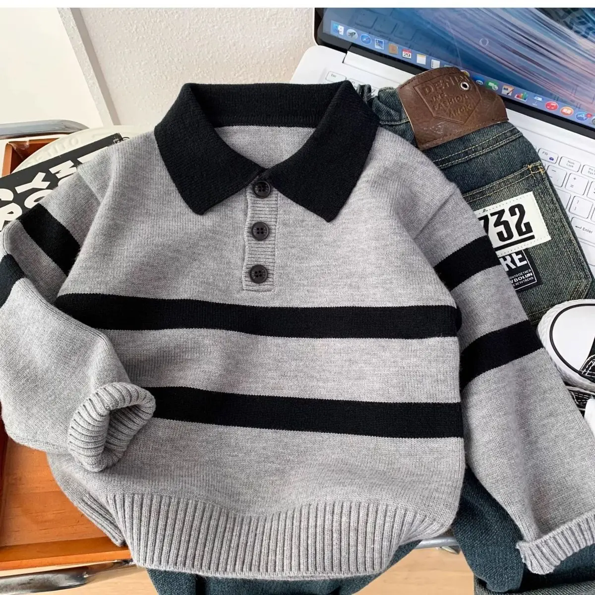 Children's Sweater Autumn/Winter New Boys' Top Casual POLO Knitted Shirt Boys' Baby Warm Bottom Shirt
Children's Sweater Autumn/Winter New Boys' Top Casual POLO Knitted Shirt Boys' Baby Warm Bottom Shirt