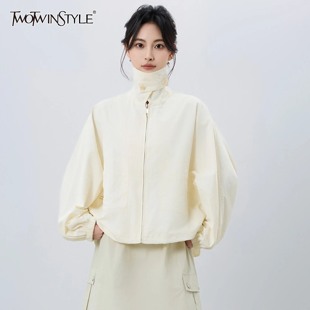 TWOTWINSTYLE Solid Spliced Zipper Loose Jackets for Women Lapel Long Sleeve Casual Temperament Coats Female New
TWOTWINSTYLE Solid Spliced Zipper Loose Jackets for Women Lapel Long Sleeve Casual Temperament Coats Female New