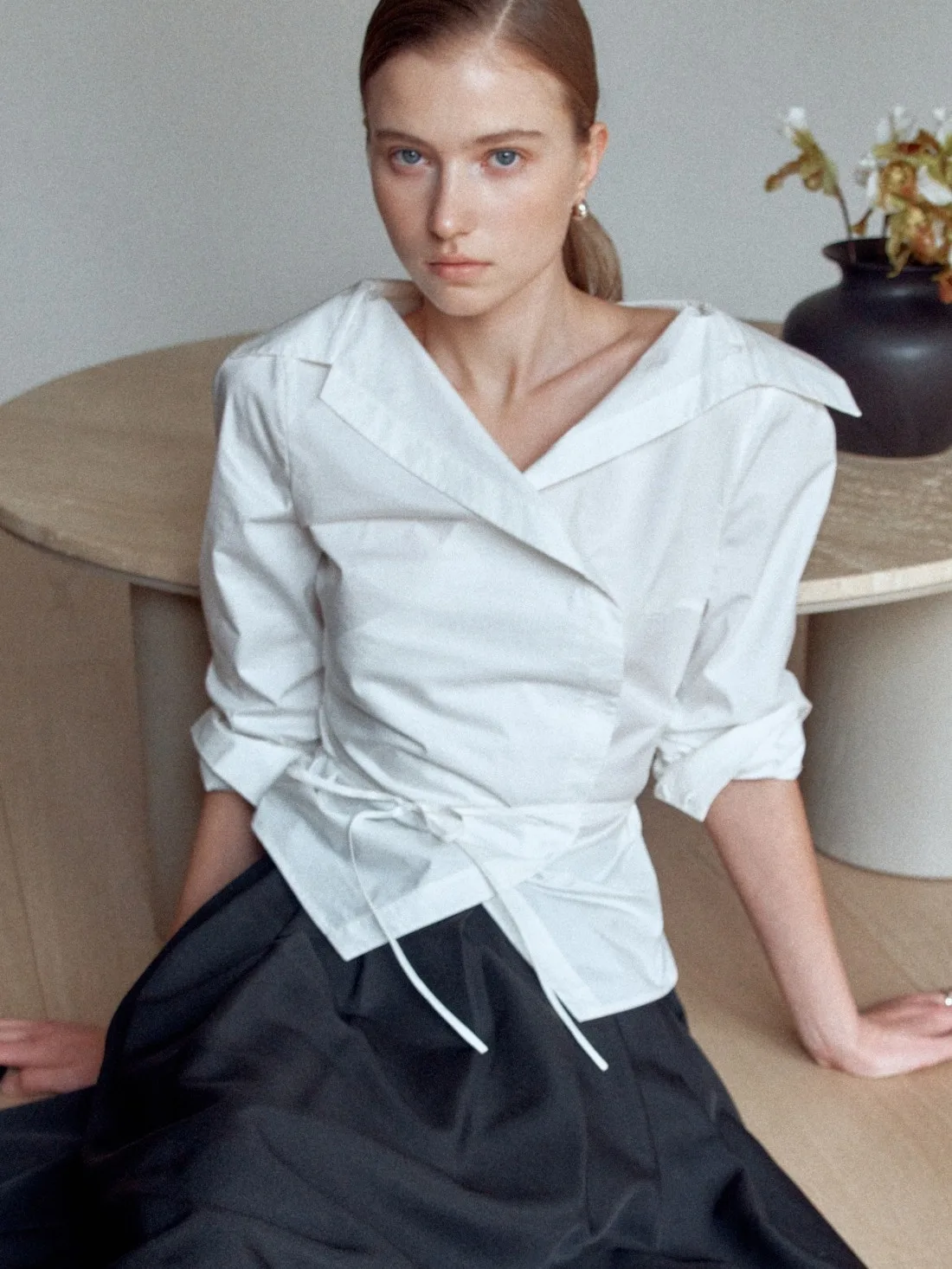 Spring 2026 Women's Slim Fit Cotton Blend Shirt with Bow Tie Asymmetrical Hemline Long Sleeve Commute Style Fashion Design
Spring 2026 Women's Slim Fit Cotton Blend Shirt with Bow Tie Asymmetrical Hemline Long Sleeve Commute Style Fashion Design