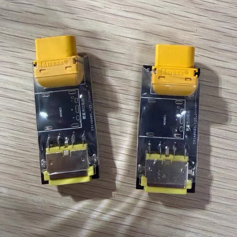 2PCS For Lenovo Square Port To XT60 Female Connector Max Output 20V/30A 600W RC Charger DC Plug Adapter Laptop Power Converter
2PCS For Lenovo Square Port To XT60 Female Connector Max Output 20V/30A 600W RC Charger DC Plug Adapter Laptop Power Converter