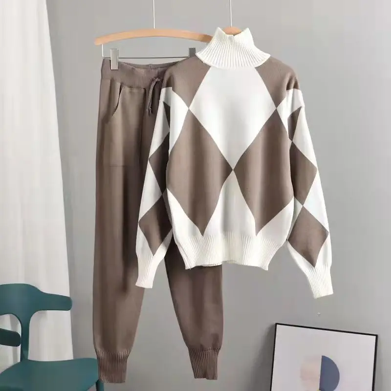 Fashion Outfits Women's Spring Autumn 2023 New High Neck Knitted Plaid Sweater High Waist Casual Pants Two Piece Set Trend
Fashion Outfits Women's Spring Autumn 2023 New High Neck Knitted Plaid Sweater High Waist Casual Pants Two Piece Set Trend