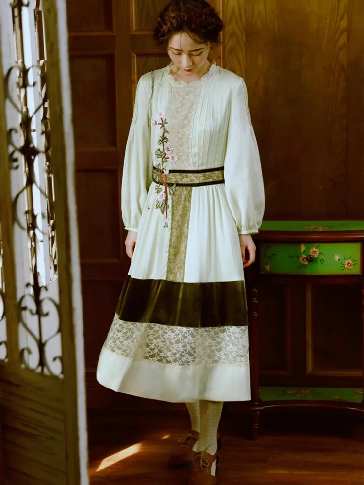 84-92cm Bust Spring Fall Long Dresses For Women Vintage Elegant Slim Embroidery Lace O-Neck Long Sleeve Velvet Satin Dresses
84-92cm Bust Spring Fall Long Dresses For Women Vintage Elegant Slim Embroidery Lace O-Neck Long Sleeve Velvet Satin Dresses