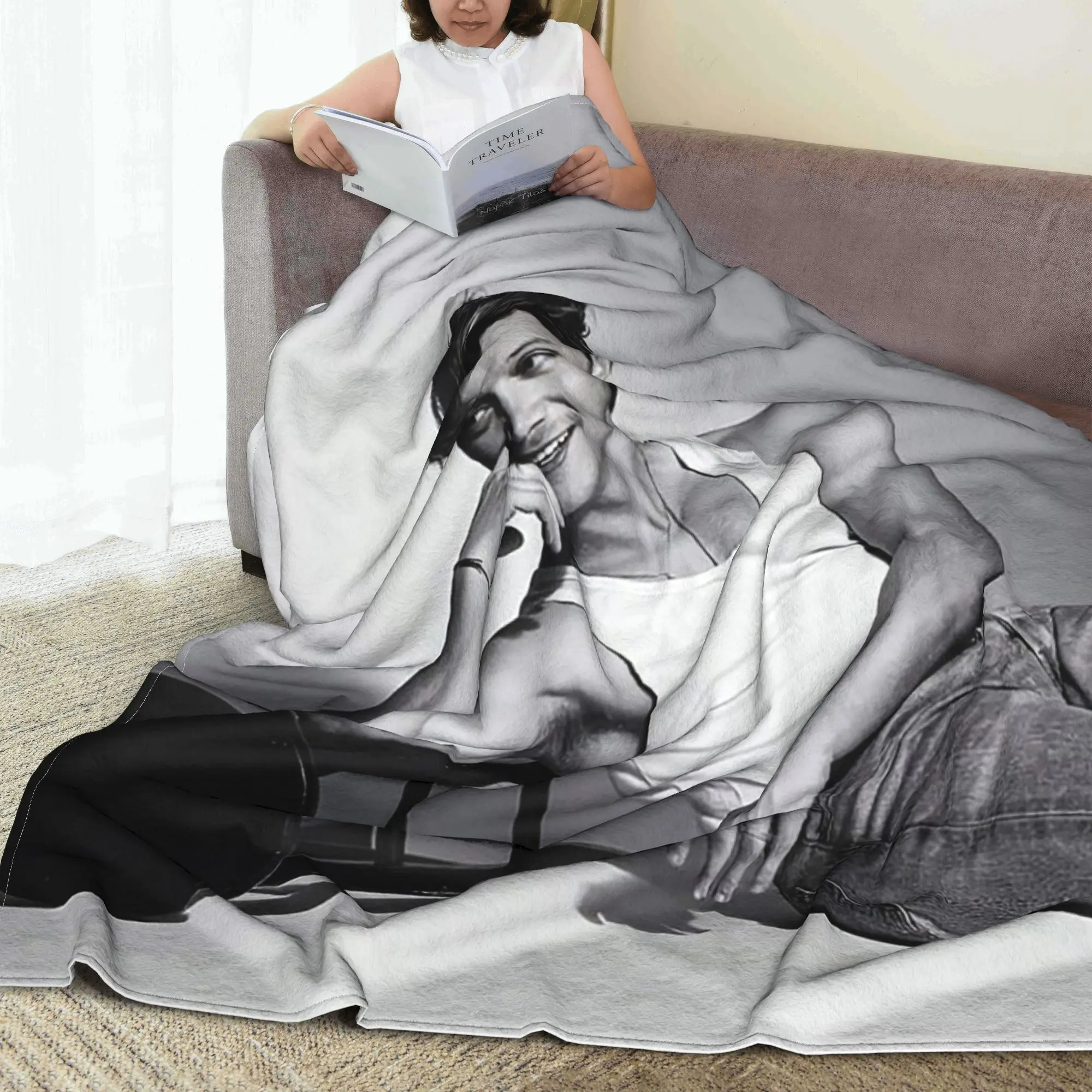 Rudy Pankow JJ Maybank Blankets Warm Flannel Sofa Throw Blanket for Home Bedroom Office Throws Bedspread Quilt
Rudy Pankow JJ Maybank Blankets Warm Flannel Sofa Throw Blanket for Home Bedroom Office Throws Bedspread Quilt