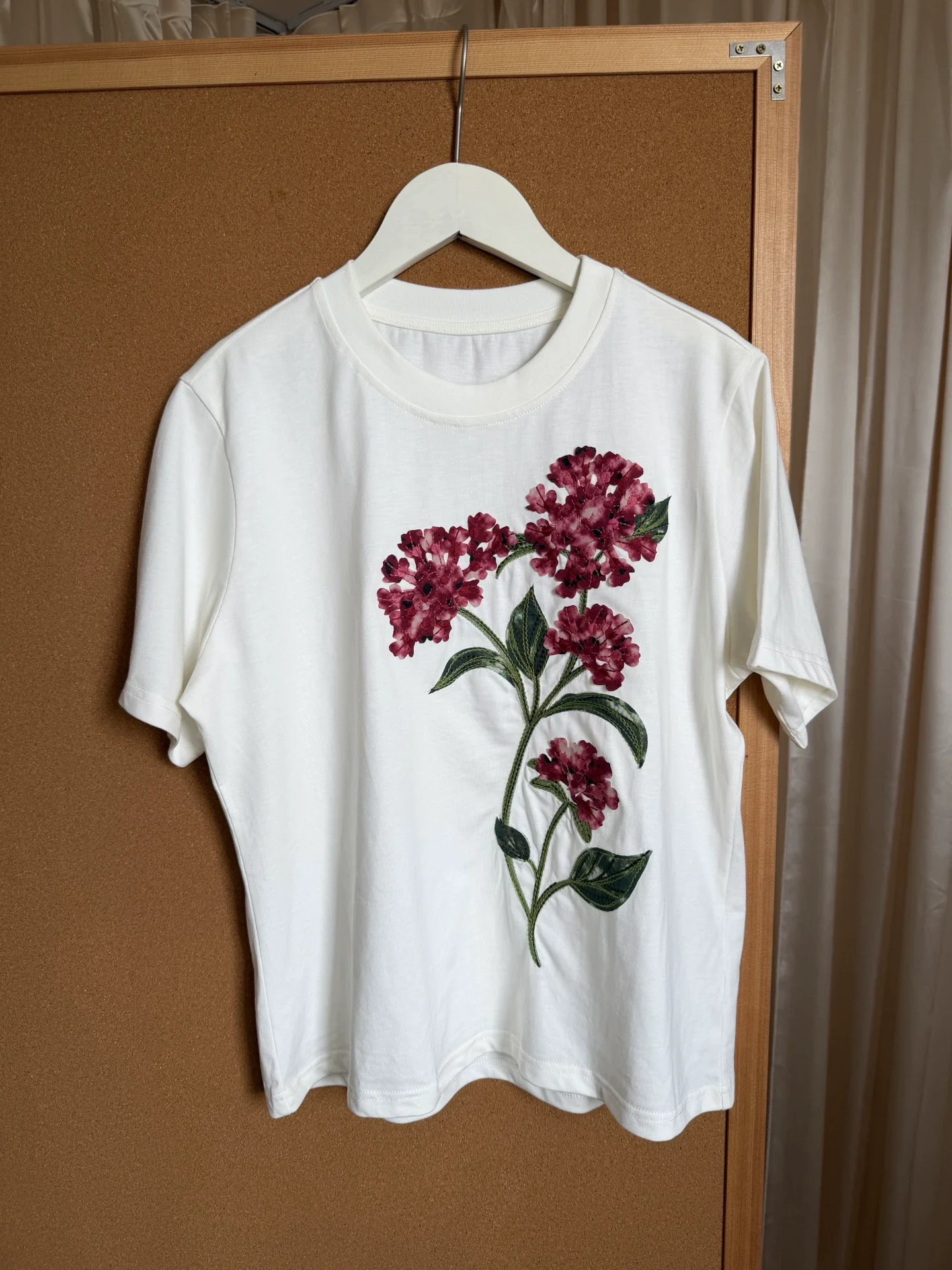 3D Flower Decoration Women White Tee Tops Summer Short Sleeve Round Neck Loose Casual 100% Cotton T-Shirt
3D Flower Decoration Women White Tee Tops Summer Short Sleeve Round Neck Loose Casual 100% Cotton T-Shirt