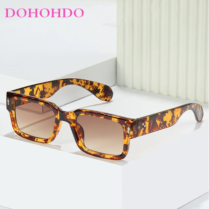 Classical Square Frame Sunglasses Men Women Fashion Brand Designer Rivet Eyeglasses Men Outdoors Street Photography Shades UV400
Classical Square Frame Sunglasses Men Women Fashion Brand Designer Rivet Eyeglasses Men Outdoors Street Photography Shades UV400