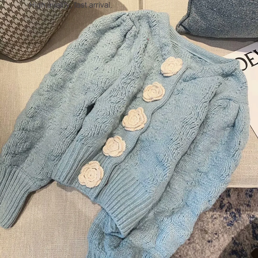 of Trendy Sense Design Flower Cable-Knit Sweater Women's Short Spring and Autumn Pure Color All-Matching Breasted Knitted
of Trendy Sense Design Flower Cable-Knit Sweater Women's Short Spring and Autumn Pure Color All-Matching Breasted Knitted