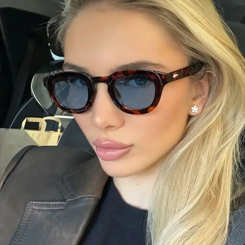 Retro Sunglasses for Women with High-end Feel 2025 New Ins Popular Luxury Design Sunglasses for Driving UV400 Eyewear Rice Nail
Retro Sunglasses for Women with High-end Feel 2025 New Ins Popular Luxury Design Sunglasses for Driving UV400 Eyewear Rice Nail