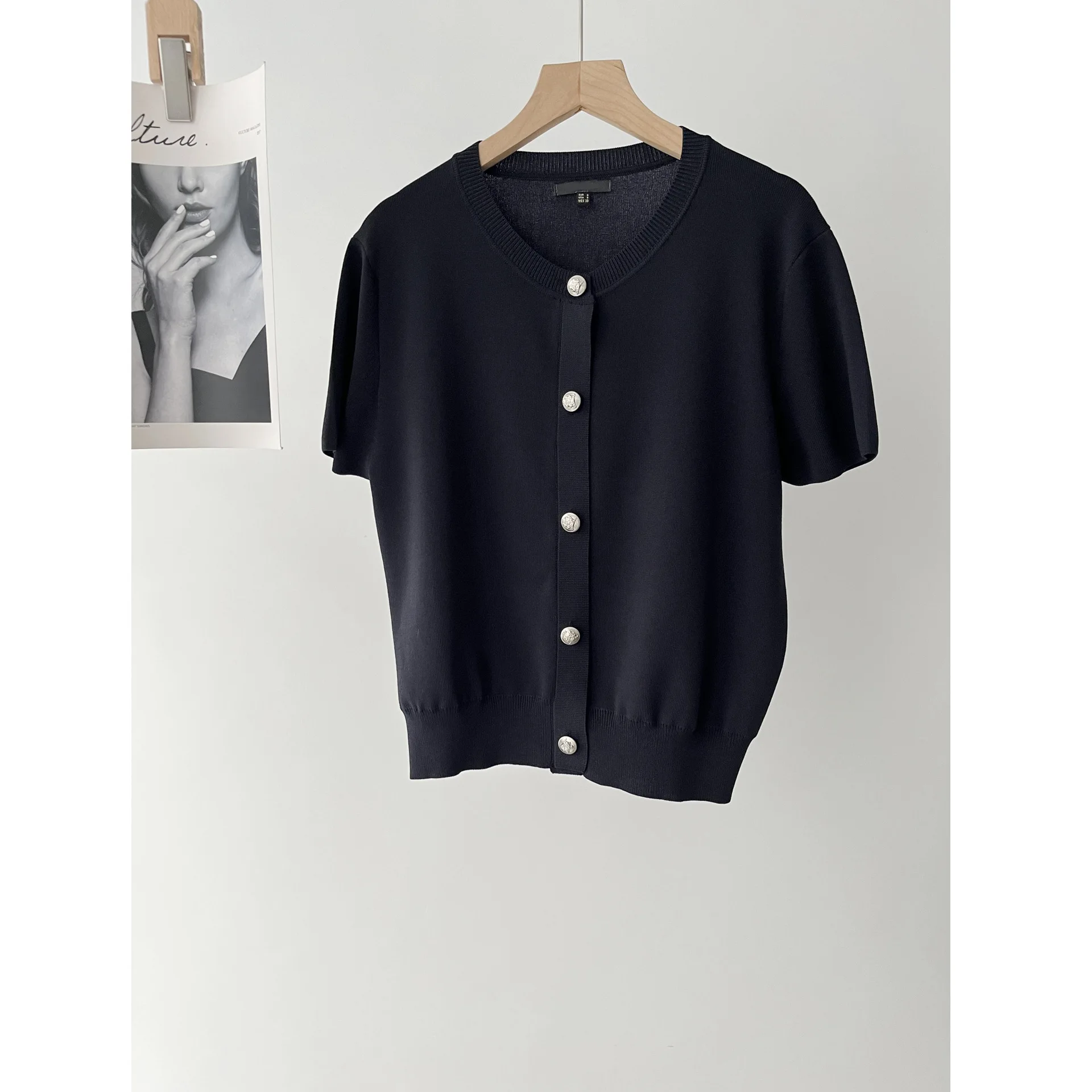 Women's Versatile Crew Neck Casual Short Top Retro Small Fragrant Striped Cardigan Short Sleeve 16A
Women's Versatile Crew Neck Casual Short Top Retro Small Fragrant Striped Cardigan Short Sleeve 16A
