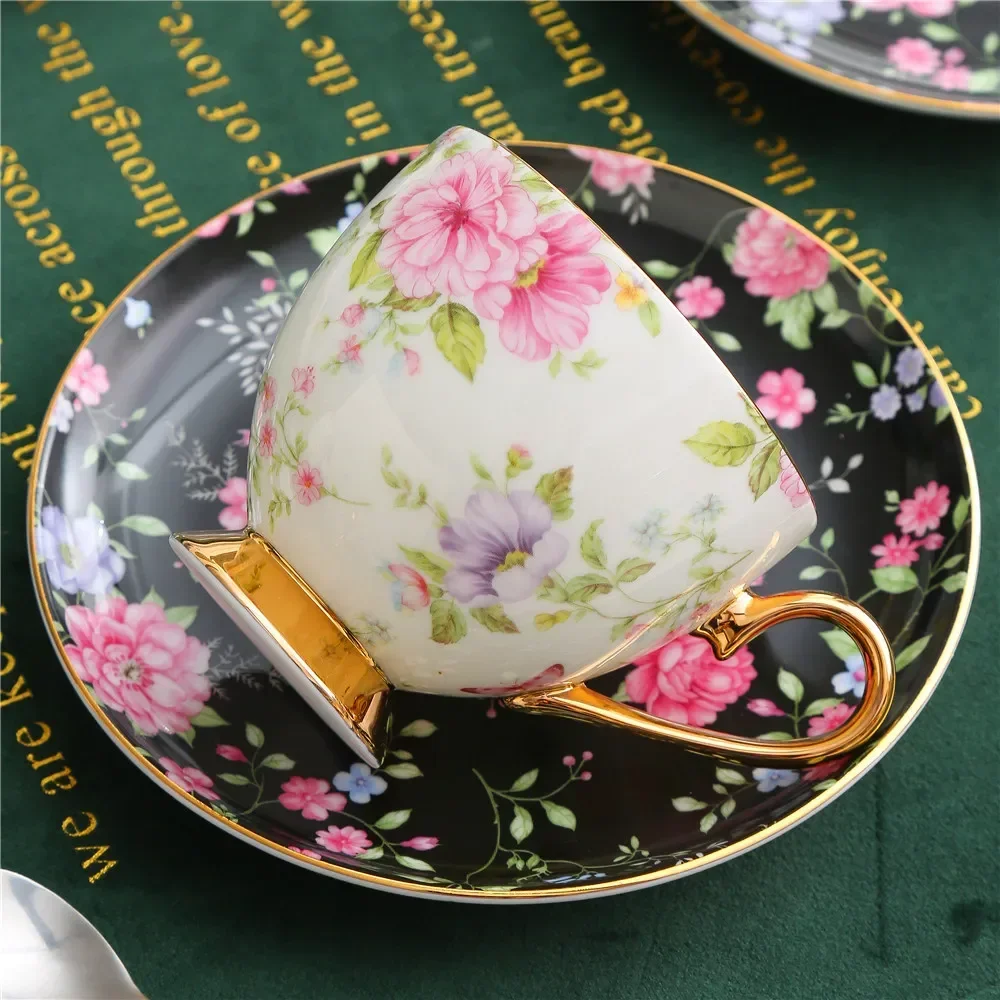 H1 light luxury European bone china royal coffee cup and saucer afternoon tea flower tea cup and saucer gift box set
H1 light luxury European bone china royal coffee cup and saucer afternoon tea flower tea cup and saucer gift box set