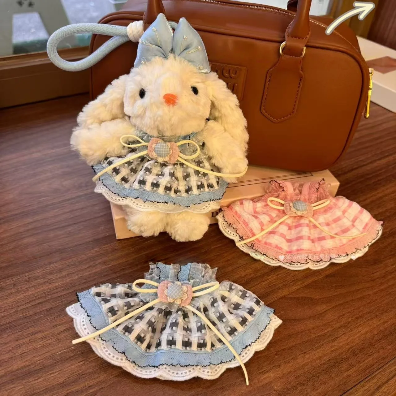 17 cm doll clothes, lace sheer gauze, bow, princess dress, festival gifts, doll accessories
17 cm doll clothes, lace sheer gauze, bow, princess dress, festival gifts, doll accessories